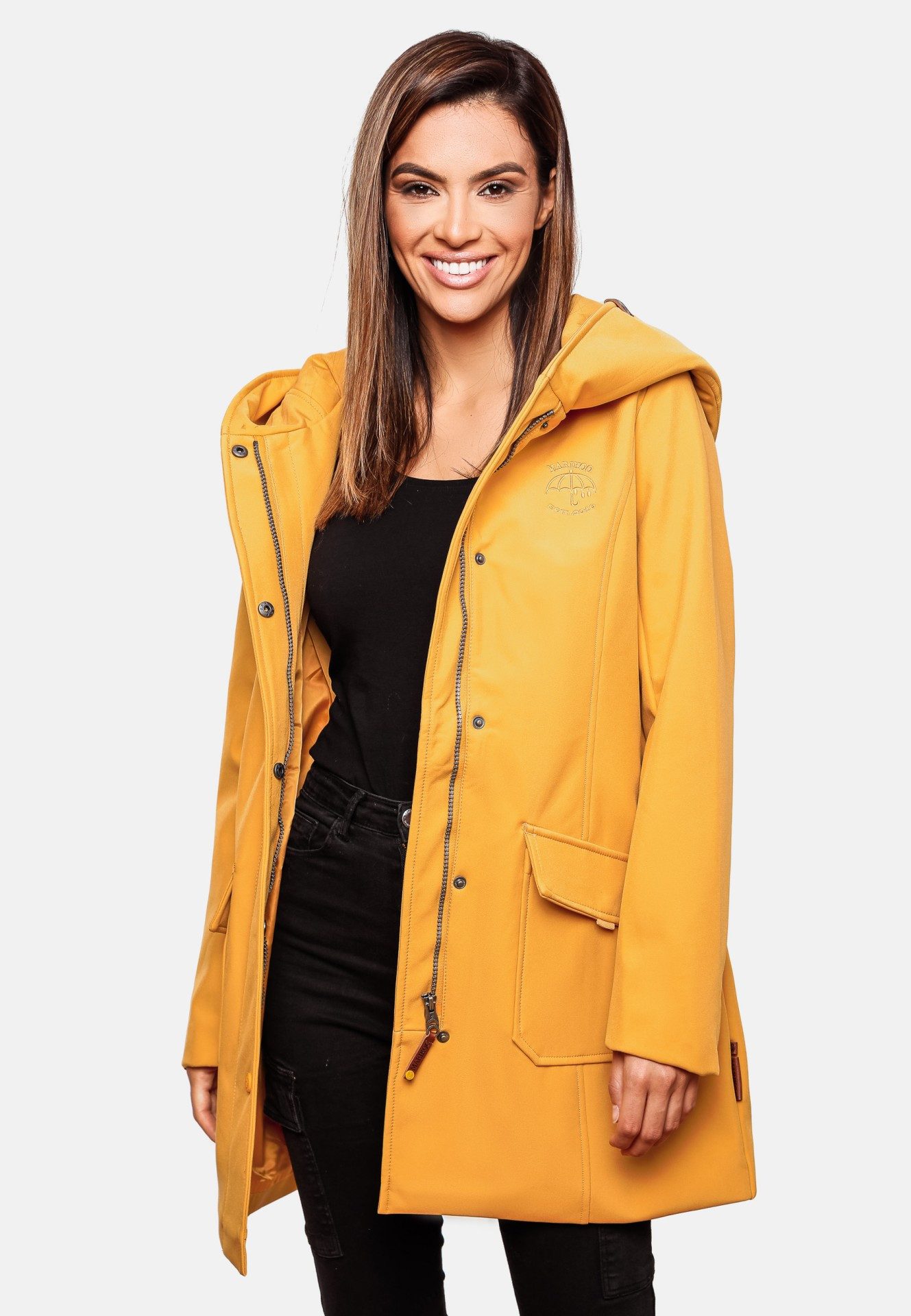 Marikoo Softshelljacke Softshelljacke Mayleen – Damen Übergangsjacke mit Kapuze und Taillierter Schnitt, hoher Tragekomfort und stilvolle Details