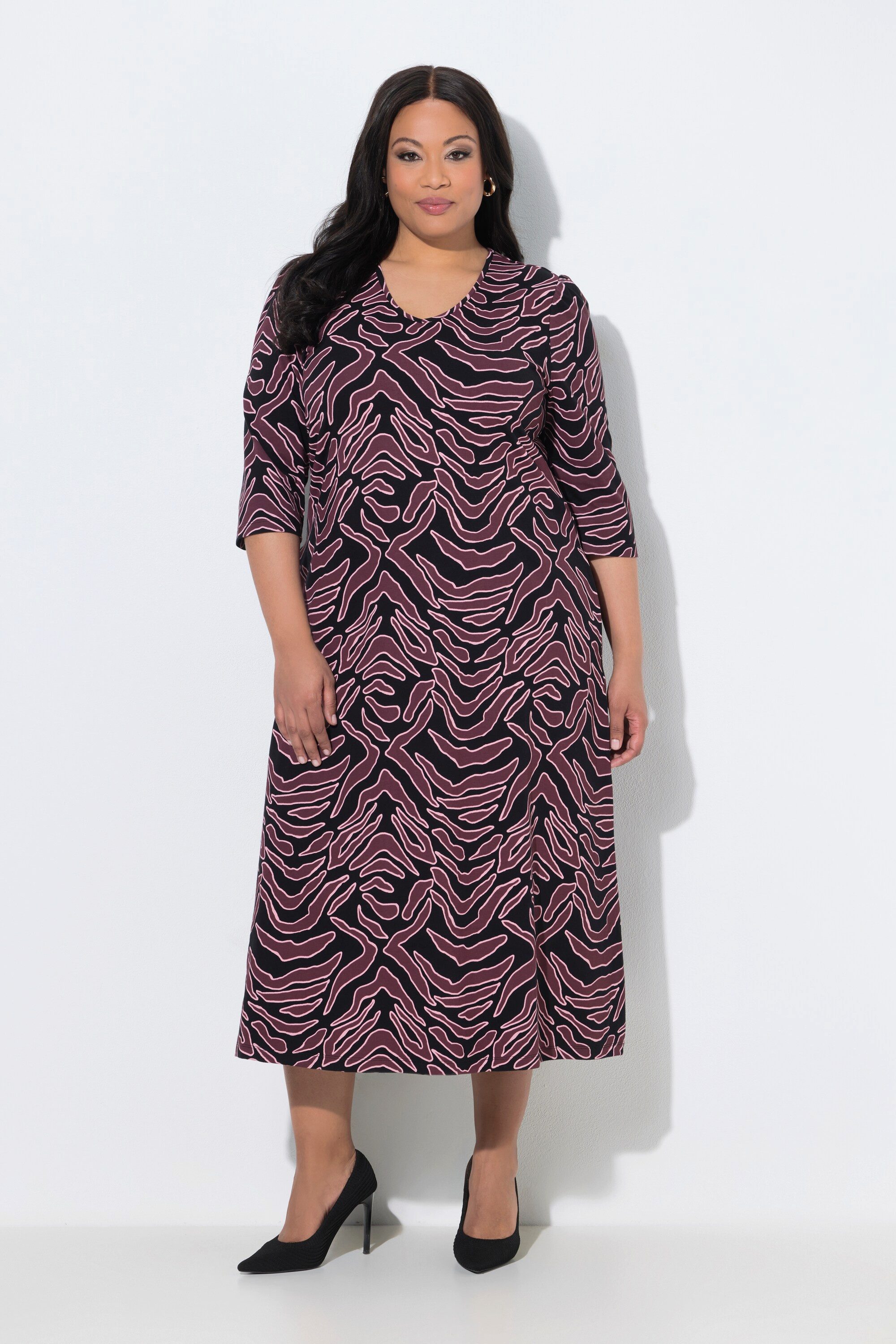 Ulla Popken Maxikleid Maxikleid grafischer Druck V-Ausschnitt 3/4-Arm