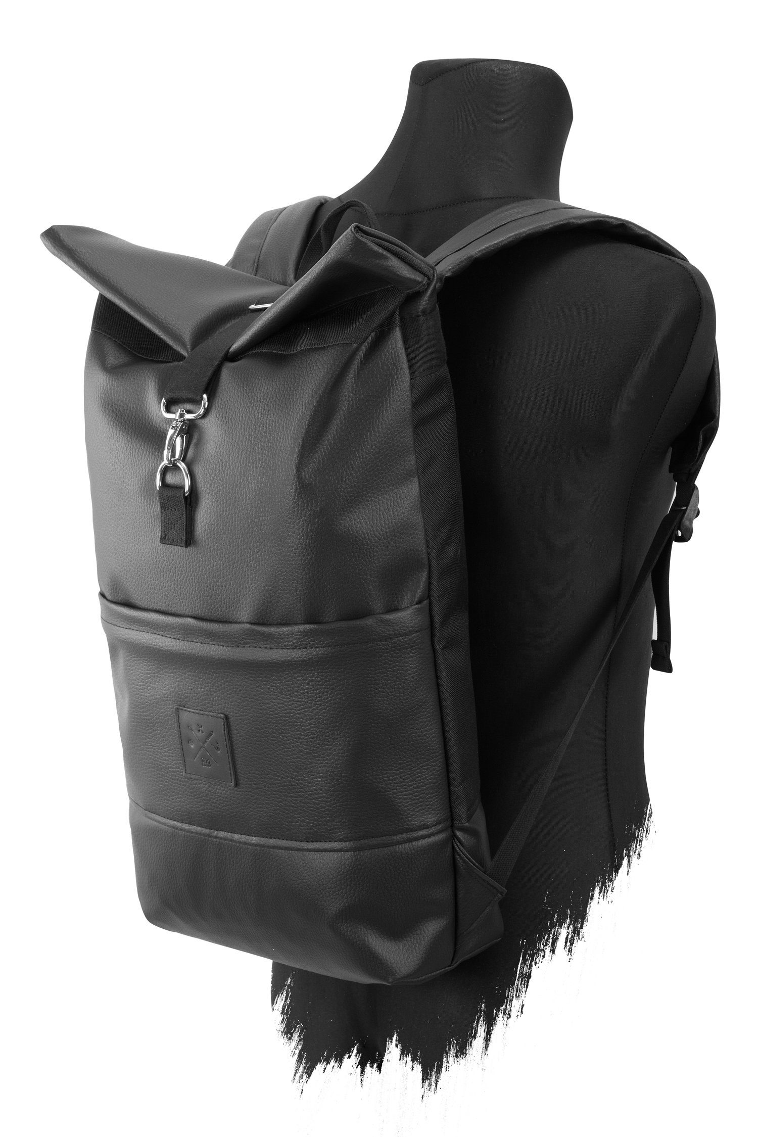 Tagesrucksack verstellbare Manufaktur13 Vegan Roll-Top Black Backpack Leather Gurte Rucksack mit Rollverschluss, - wasserdicht/wasserabweisend, Out