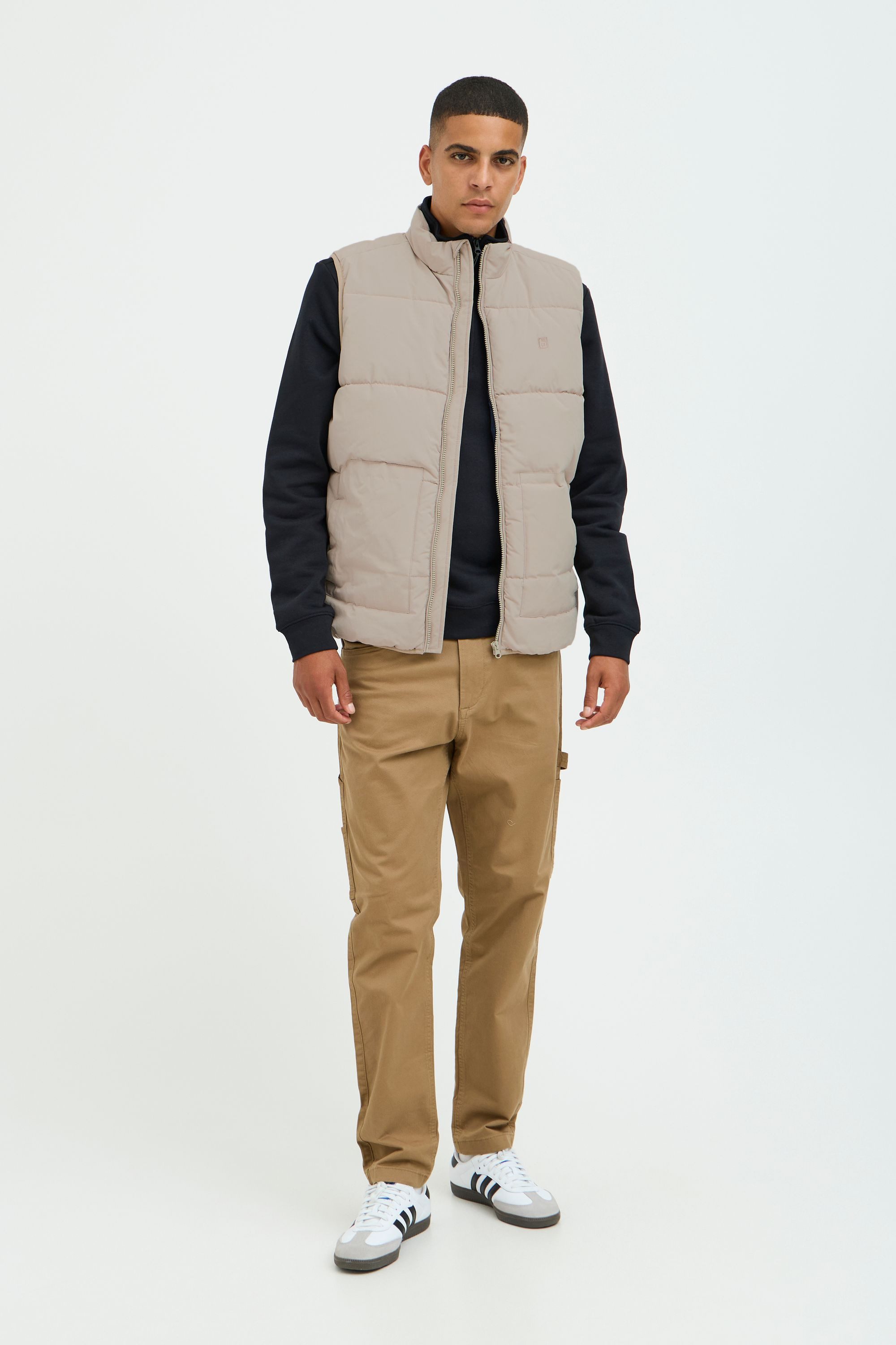 Blend Steppweste BHOuterwear Stilvolle Basic Steppweste mit Taschen
