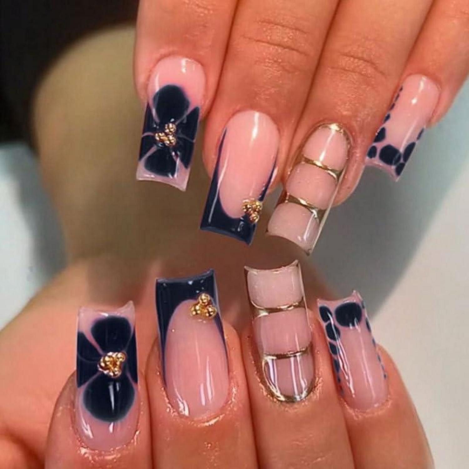 LuxusKollektion Kunstfingernägel Fingernägel Mittellang Dunkelblau Blumen Floral Gold Streifen Perlen, 31-tlg.