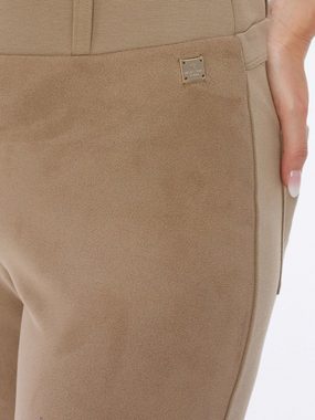 Georg Stiels Lederimitathose Chinohose koerpernah mit Velourslederoptik