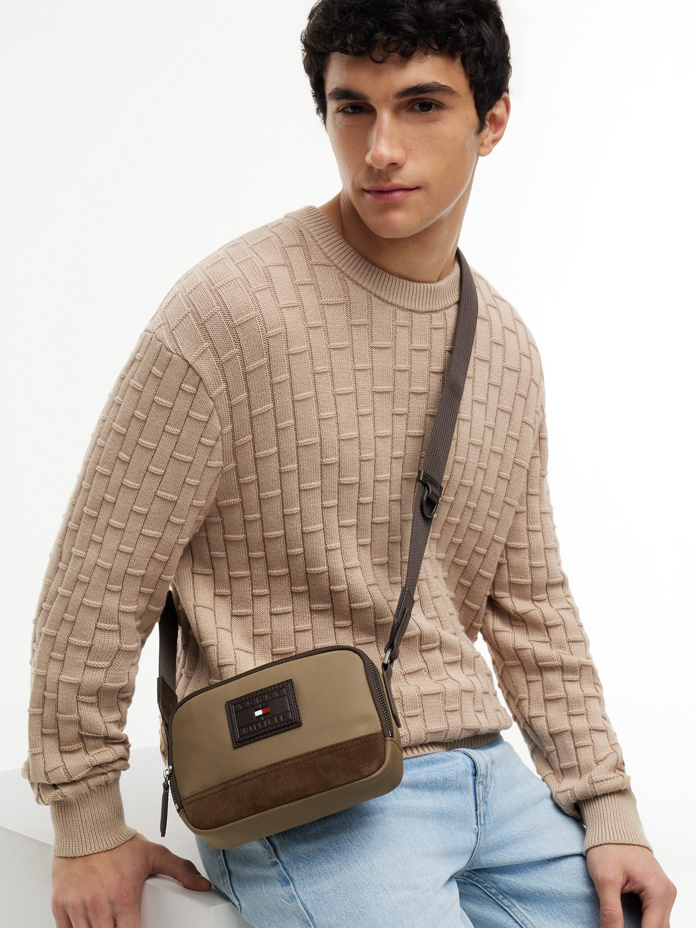 Tommy Hilfiger Umhängetasche TH HERITAGE CAMERA BAG, Herren Schultertasche, Crossbodybag mit Kontrastbesatz