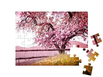 puzzleYOU Puzzle Wunderschön blühender, uralter Baum in den Bergen, 48 Puzzleteile, puzzleYOU-Kollektionen Natur, Frühling, Jahreszeiten