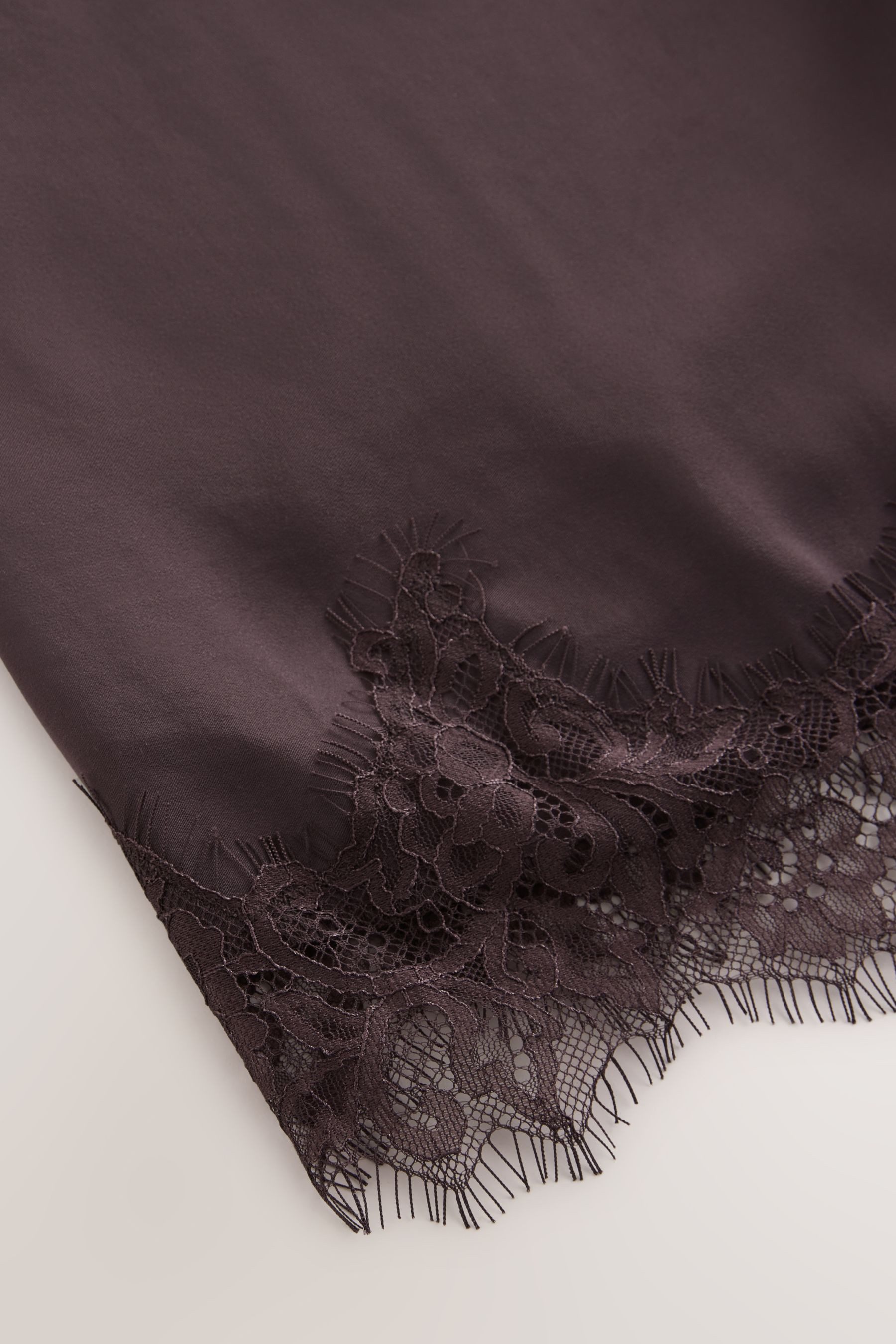 Next Trägertop Trägertop aus Satin mit Spitzenbesatz (1-tlg) – Bild 3 von 3