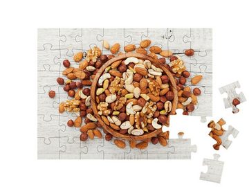 puzzleYOU Puzzle Gesunder Snack: Holzschale mit gemischten Nüssen, 48 Puzzleteile, puzzleYOU-Kollektionen Nüsse