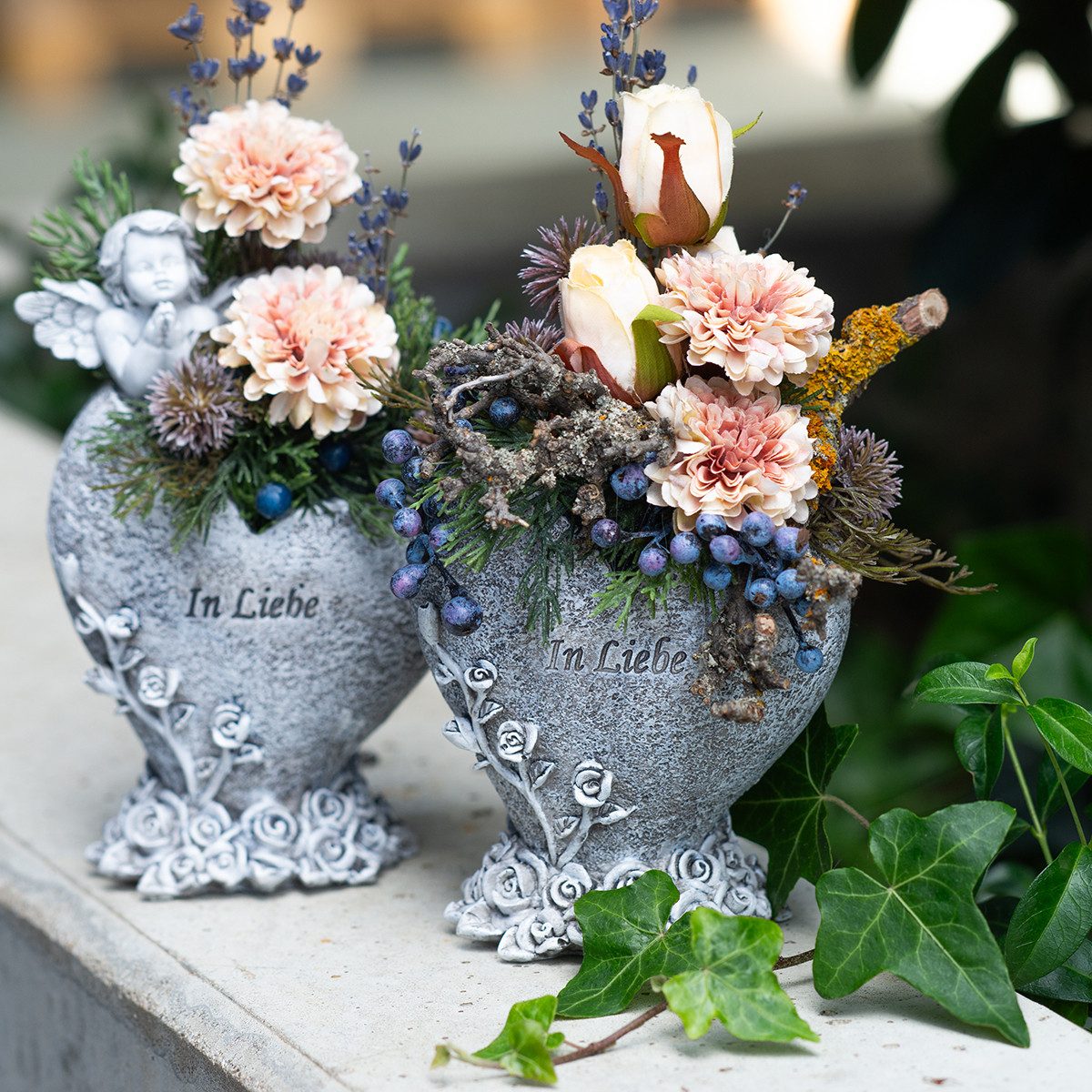Viana Bodenvase Herzförmiges Pflanzgefäß mit Rosenmotiv und Gravur In Liebe