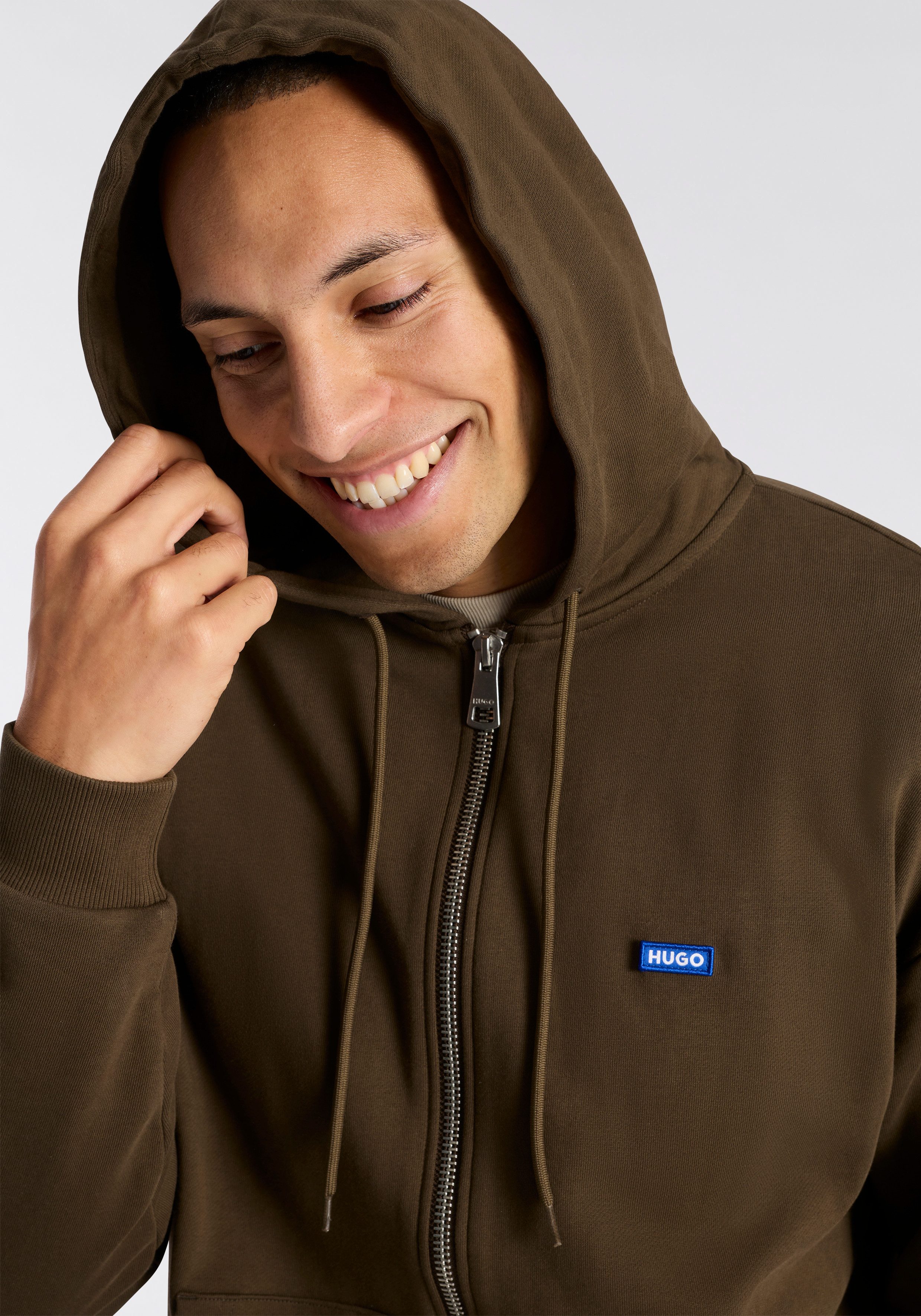 HUGO Blue Kapuzensweatjacke Nadarasi mit Logo-Badge