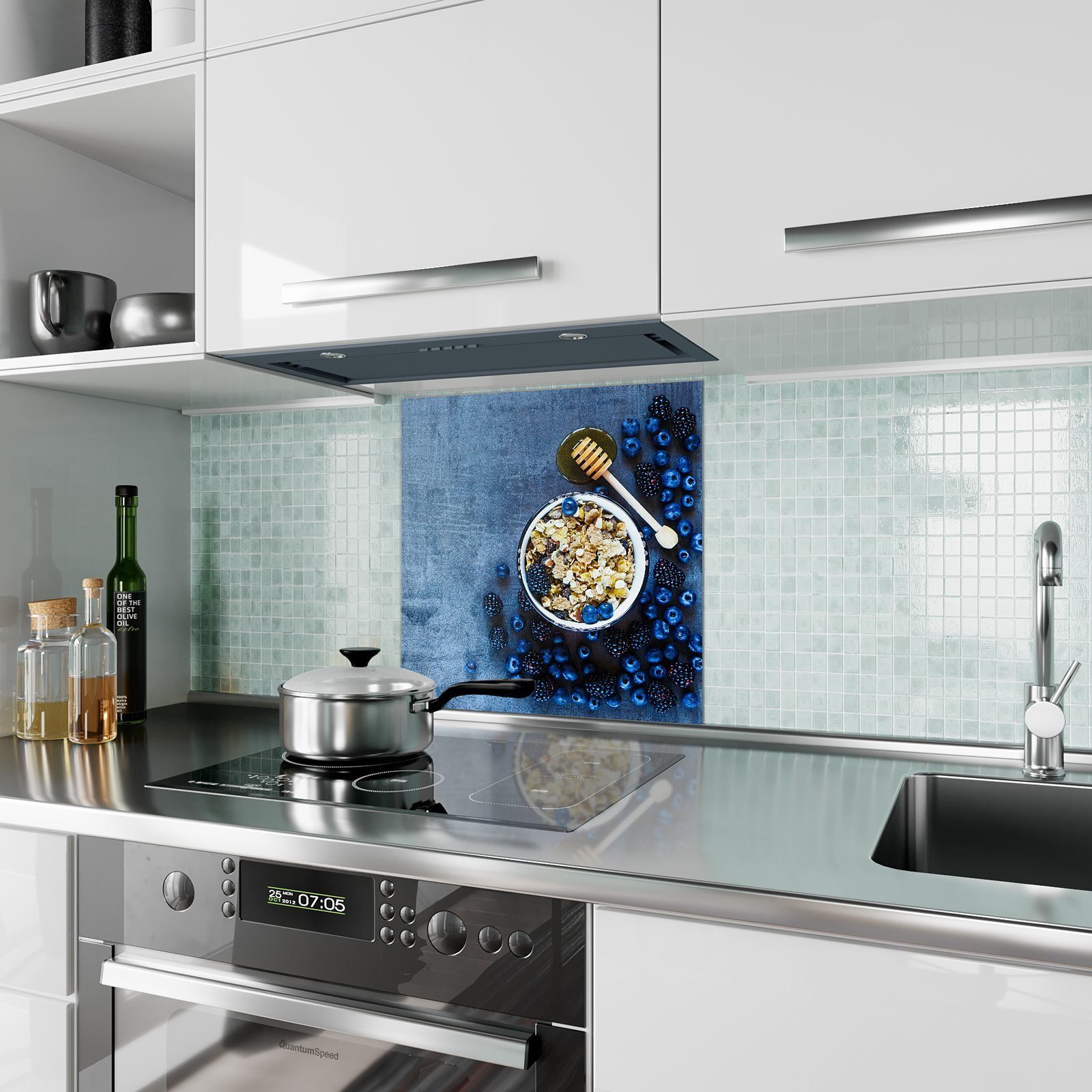 Glas Motiv Primedeco mit Spritzschutz Honig Küchenrückwand und Küchenrückwand Heidelbeeren