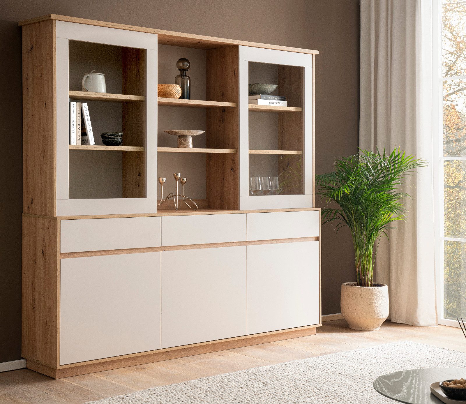 Furn.Design Buffet Kiruma (Buffetschrank in Kaschmir / Sand und Artisan Eiche, 5-türig, 202 x 199 cm) 15 Fächer und 3 Schubkästen, Soft-Close-Funktion