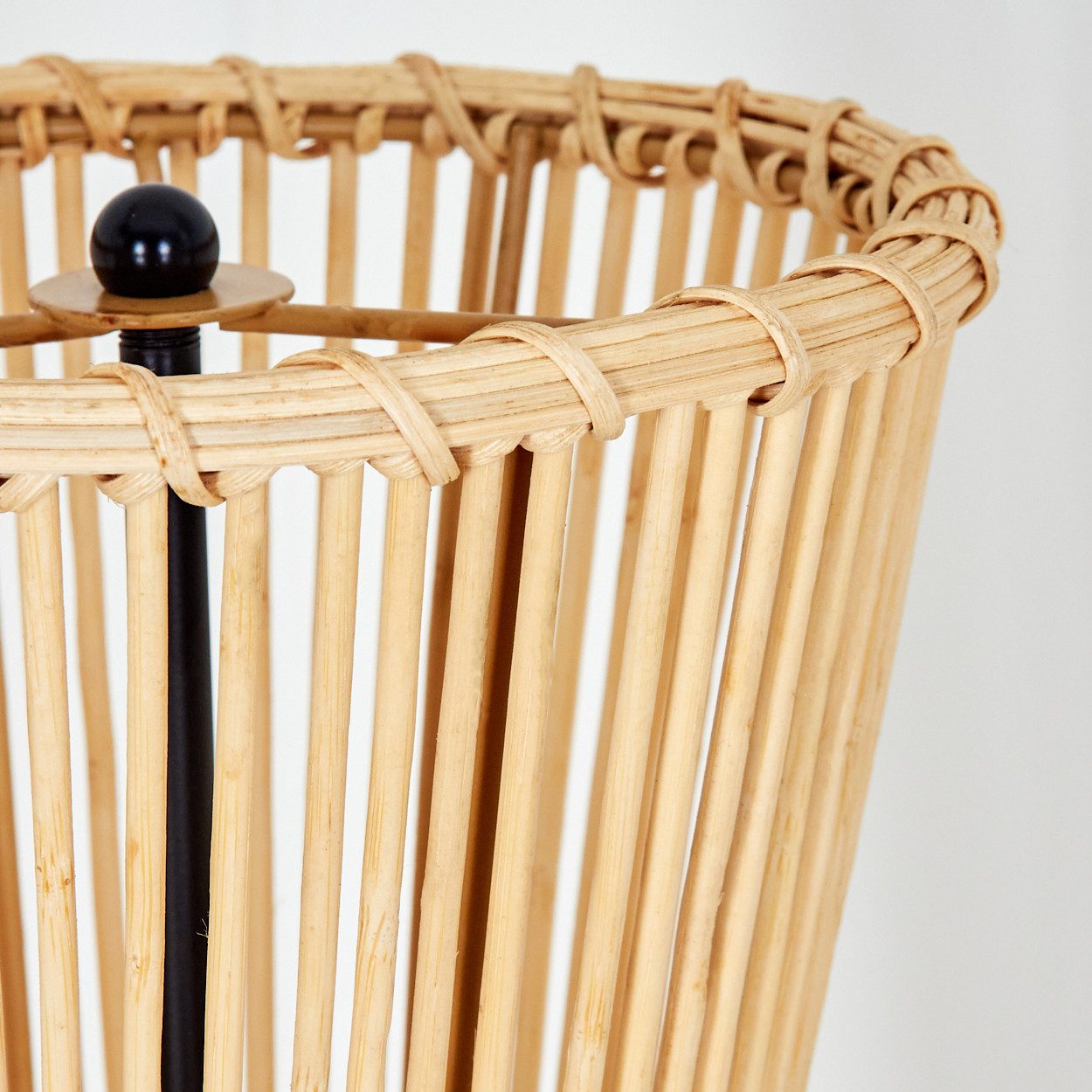 hofstein Stehlampe moderne Stehleuchte aus Metall/Bambus in Schwarz/Naturfarben, ohne Leuchtmittel, mit Fußschalter am Kabel, Ø 29,5 cm, 3 x E27, ohne Leuchtmittel