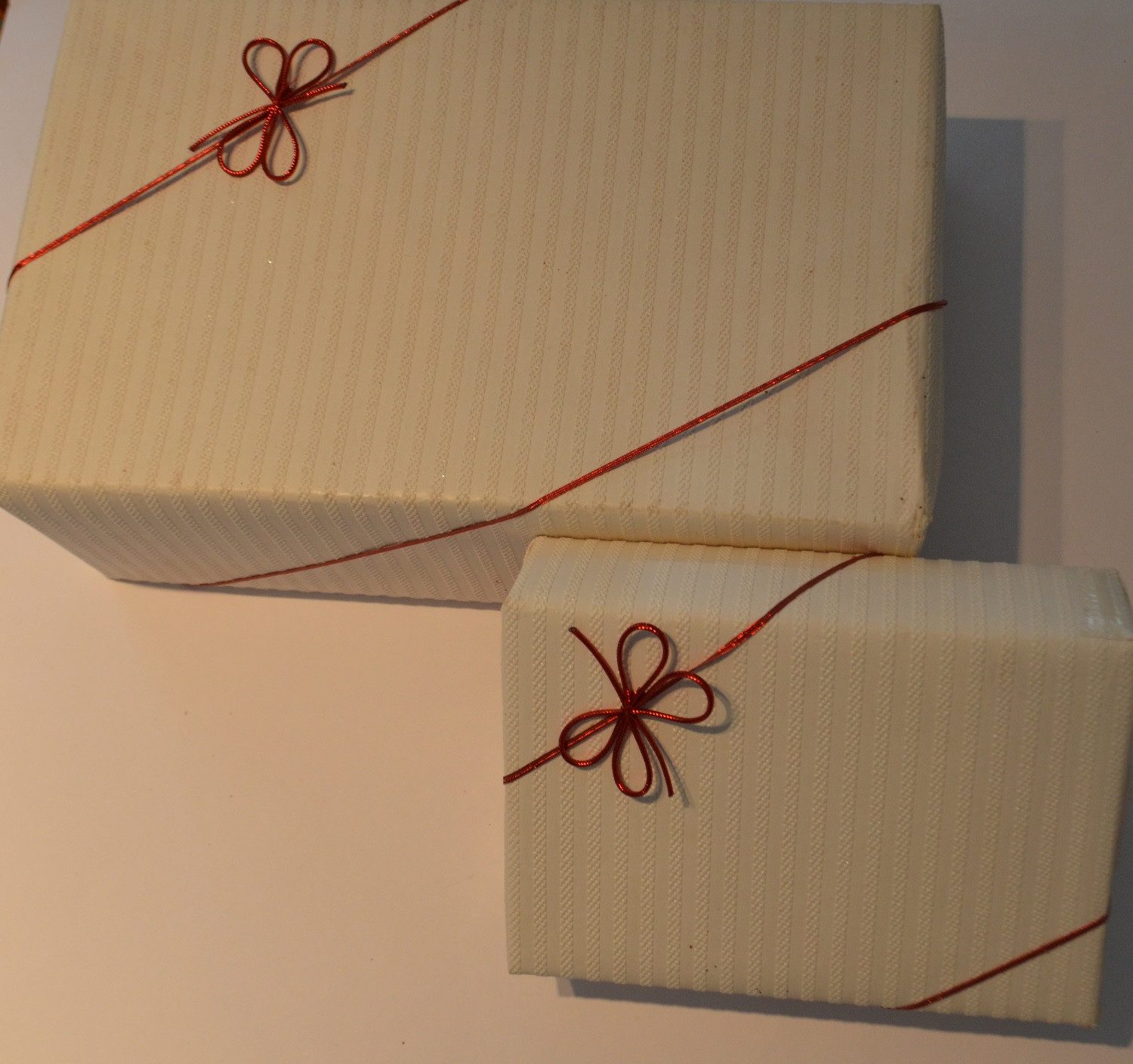 Schleifenparadies Geschenkpapier schnelle fertige Geschenkschleife in rot, elastische Schleife, robust, schnelle Verwendung, wiederverwendbar, festlich, elegant