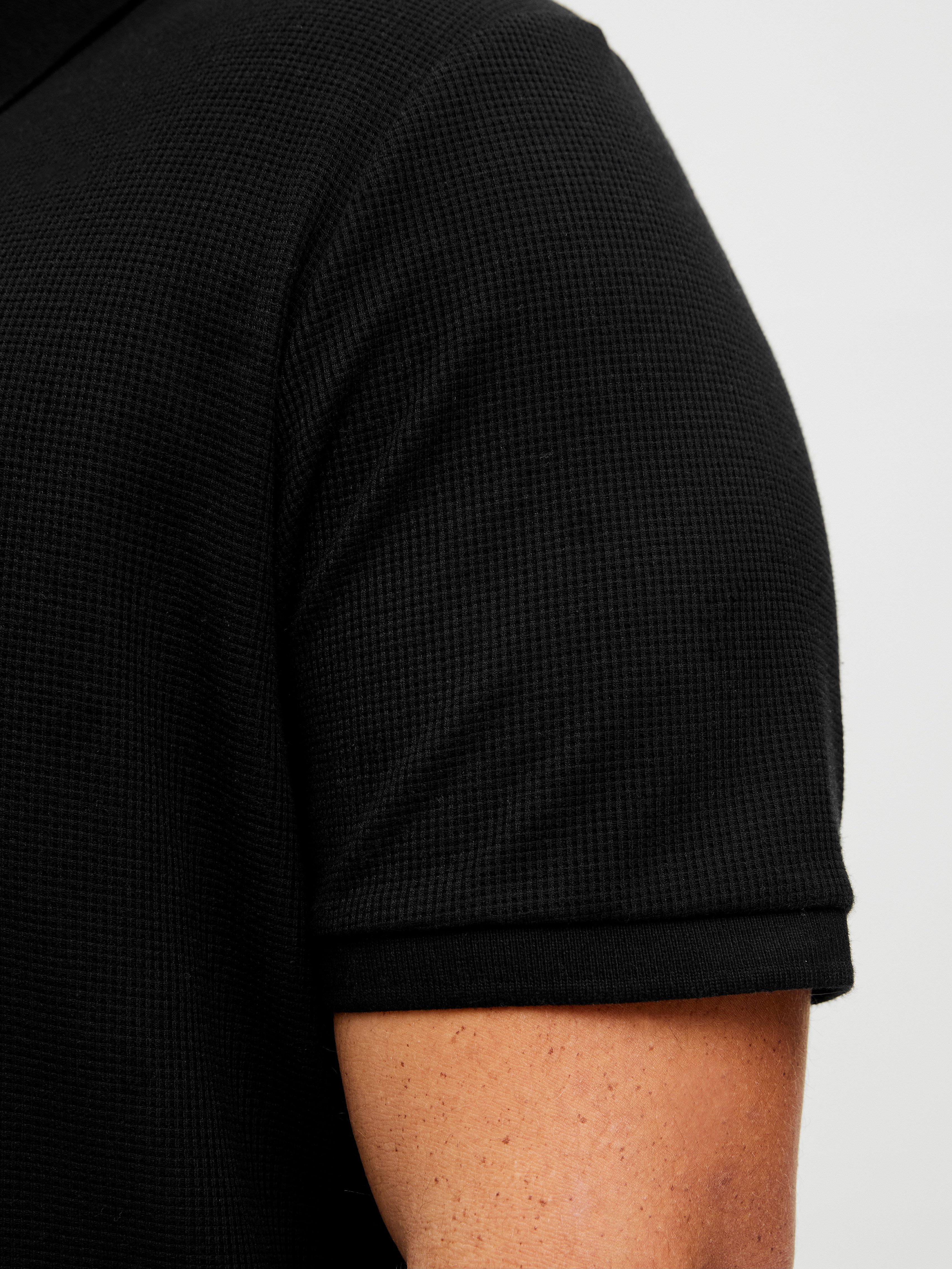 Jack & Jones PlusSize Poloshirt JJEAUSTIN POLO SS NOOS PLS Materialmix, normal geschnitten