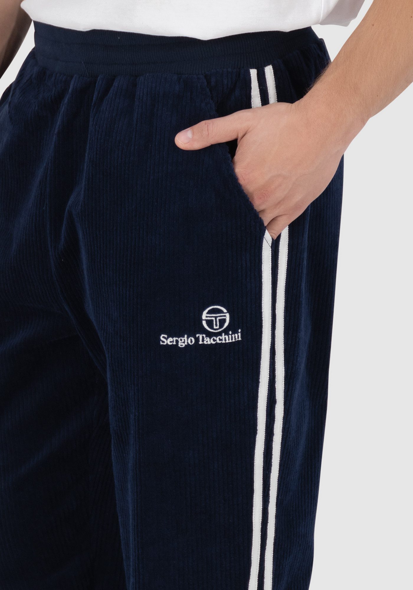 Sergio Tacchini Jogginghose EDGAR CORDUROY TRACK PANTS Herren Trainingshose Herren, Jogginghose, Retro, Sporthose, Streetwear, Sale