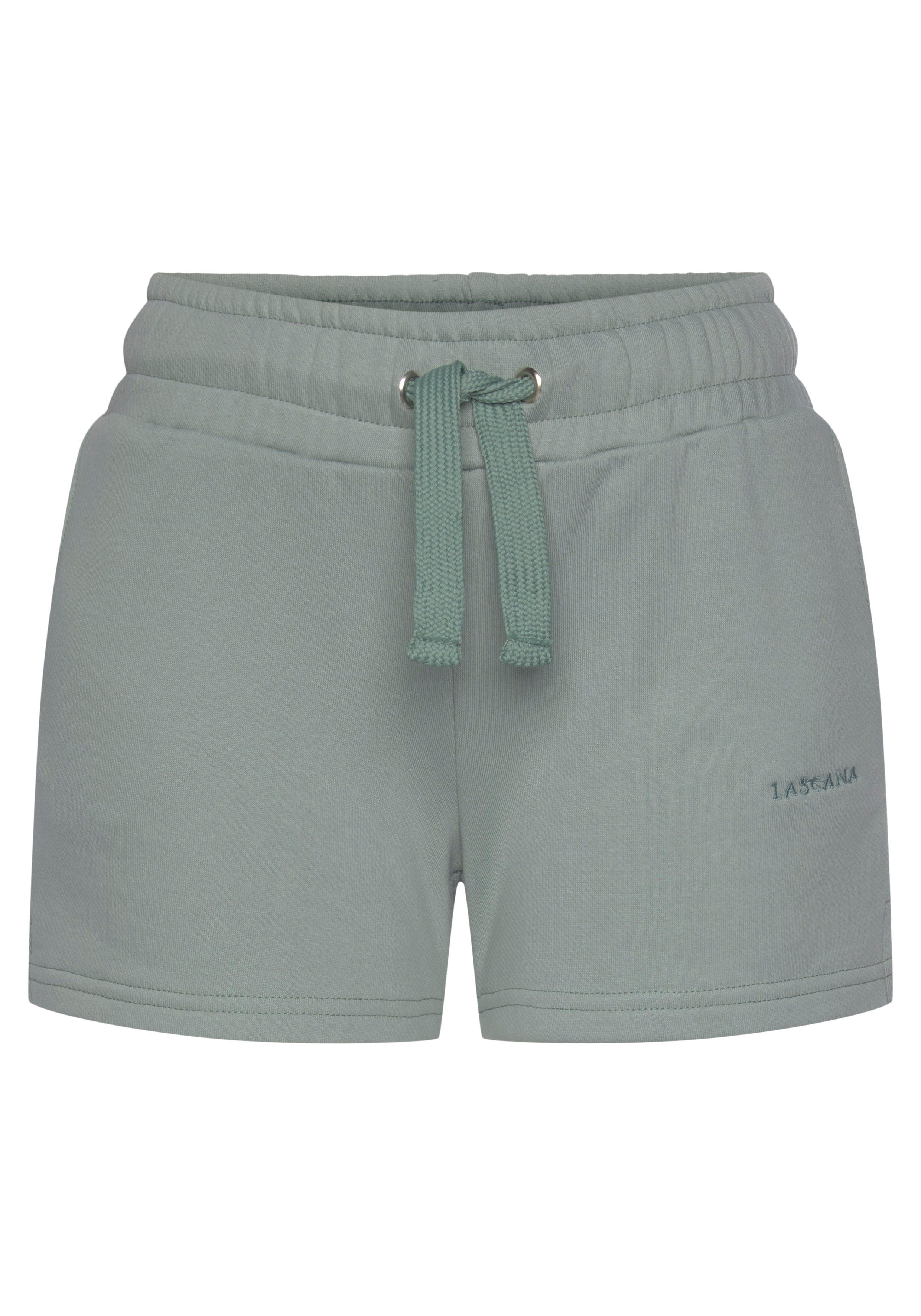 LASCANA Sweatshorts aus organischer Baumwolle, Loungewear. € 34,99