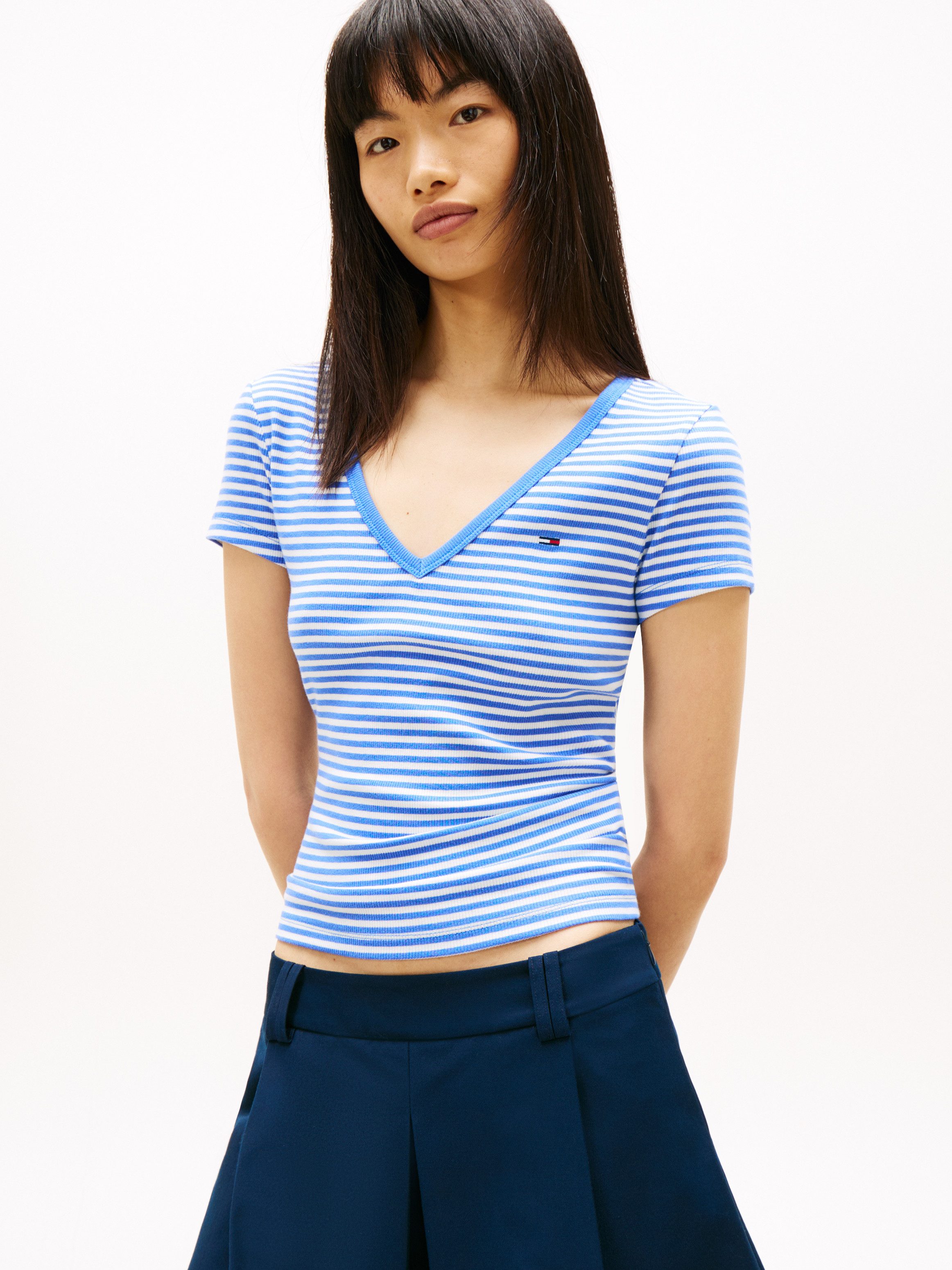 Tommy Jeans Kurzarmshirt TJW SLIM ESSENTIAL RIB V SHORT SLEEVE mit gerippte günstig online kaufen