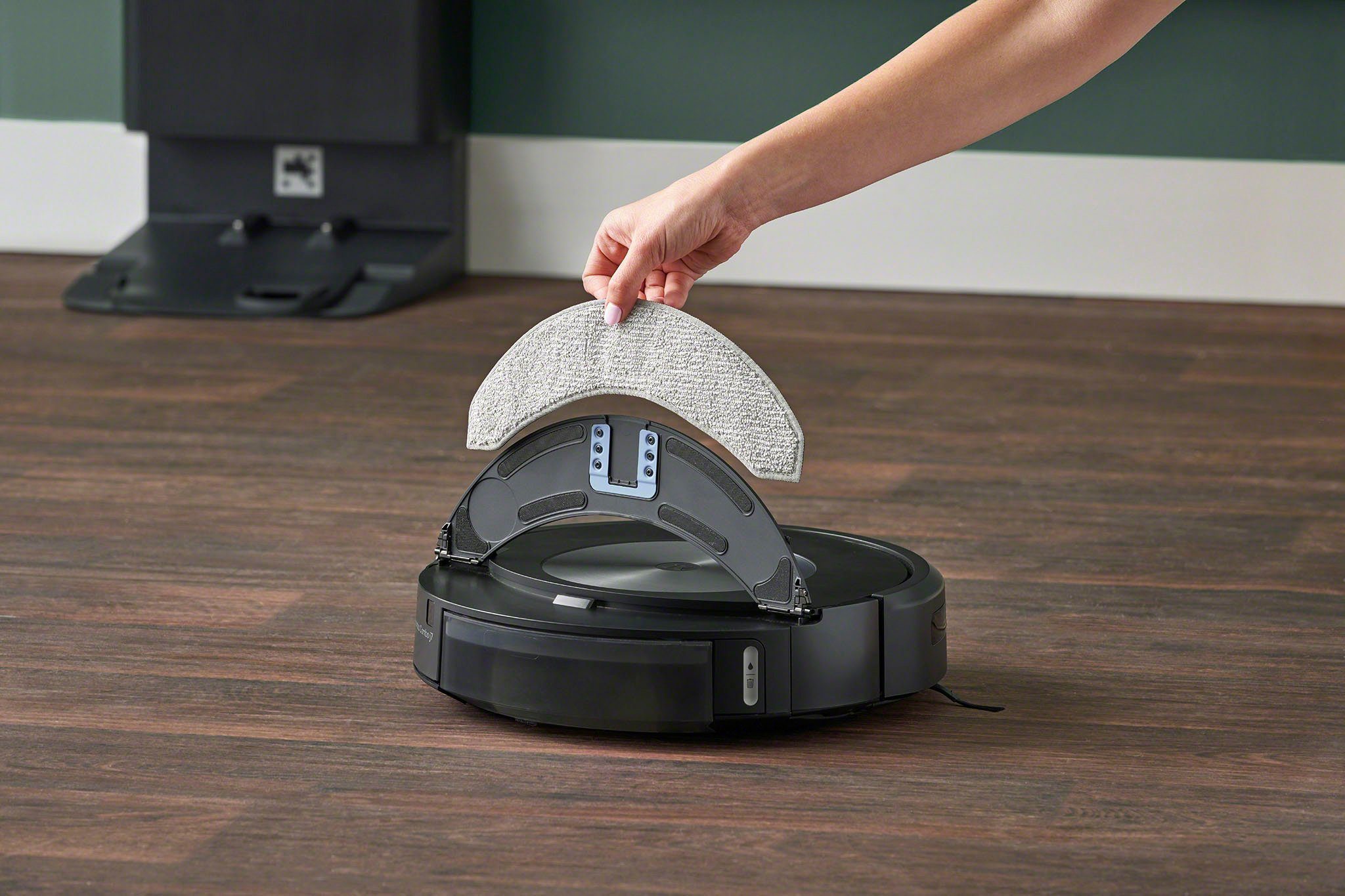 Roomba Combo iRobot (c755840) Wischroboter mit Absaugstation, und autom. Saug- j7+ Saugroboter