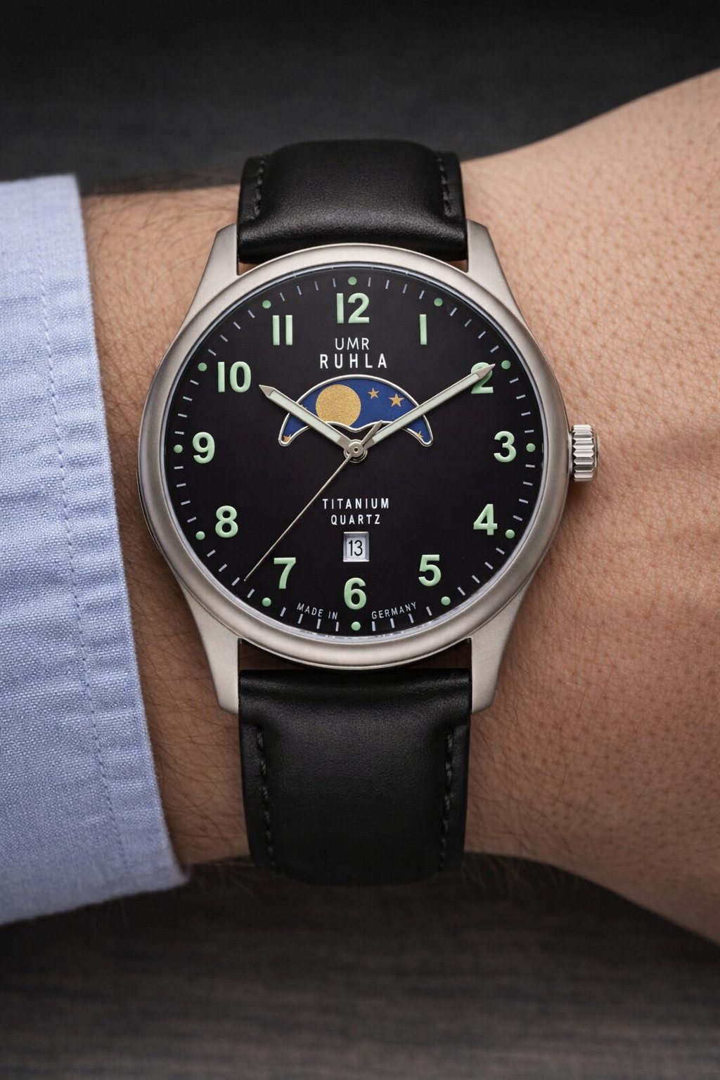 UMR Ruhla Quarzuhr Mondphase Herrenuhr 20911 41,5 mm Schwarz Lederband Made in Germany