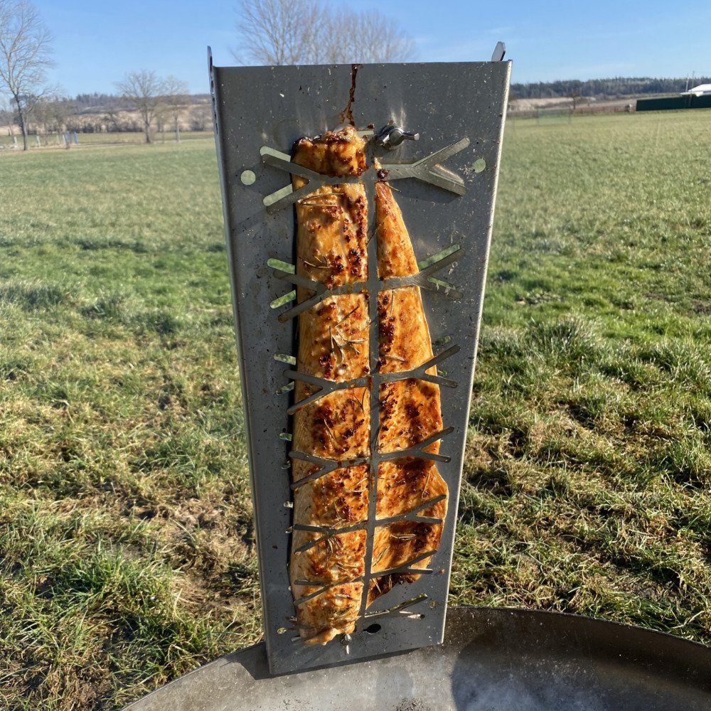 Czaja Räucherbrett Flammlachsbrett aus Edelstahl für Feuerschalen und Kugelgrill, (1-St)