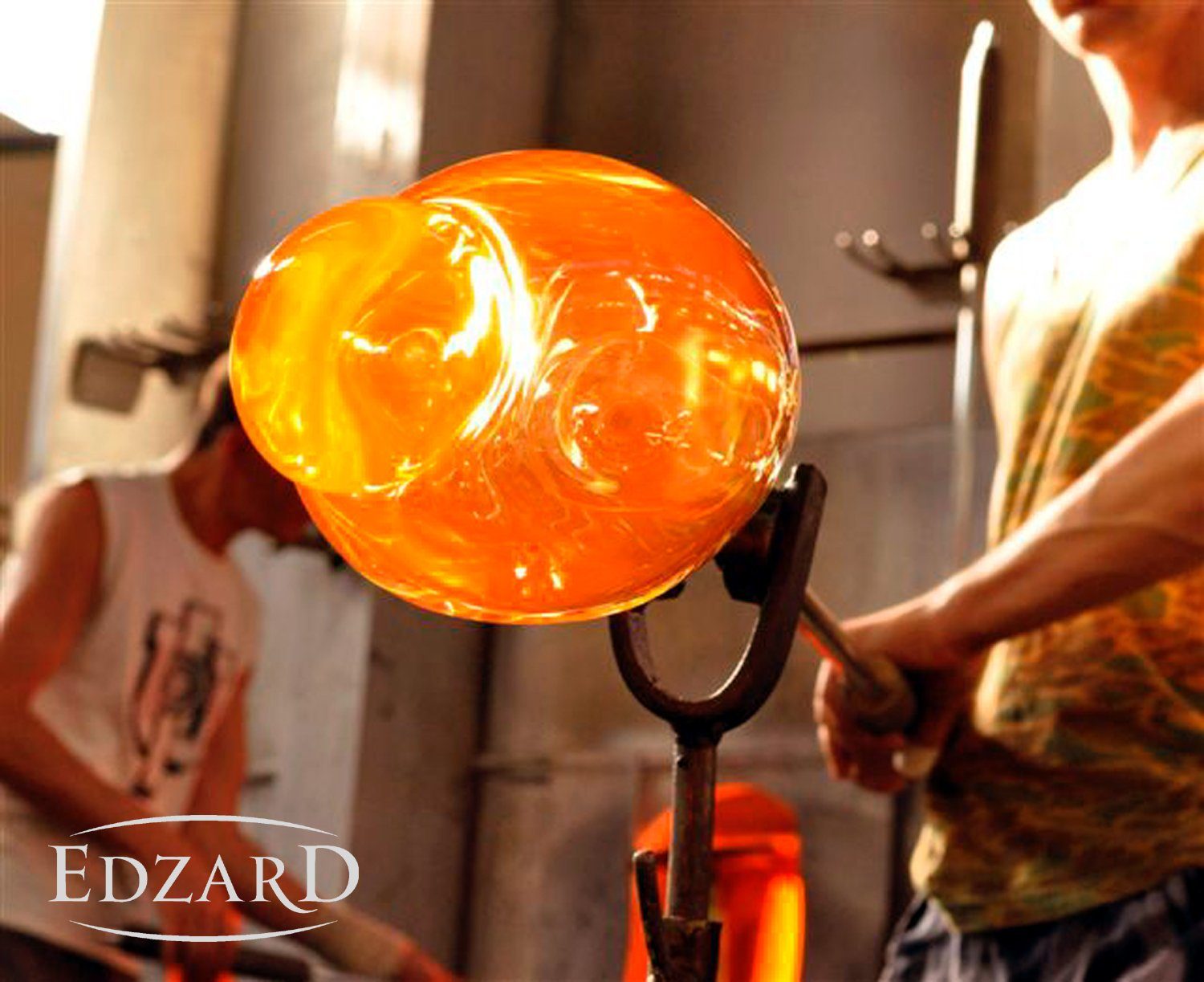 EDZARD Windlicht Zeus, für Kristallglas 25 Stumpenkerzen Edition Platinrand, in 18 mundgeblasenes cm, H cm, dunkler mit ø Kerzenhalter