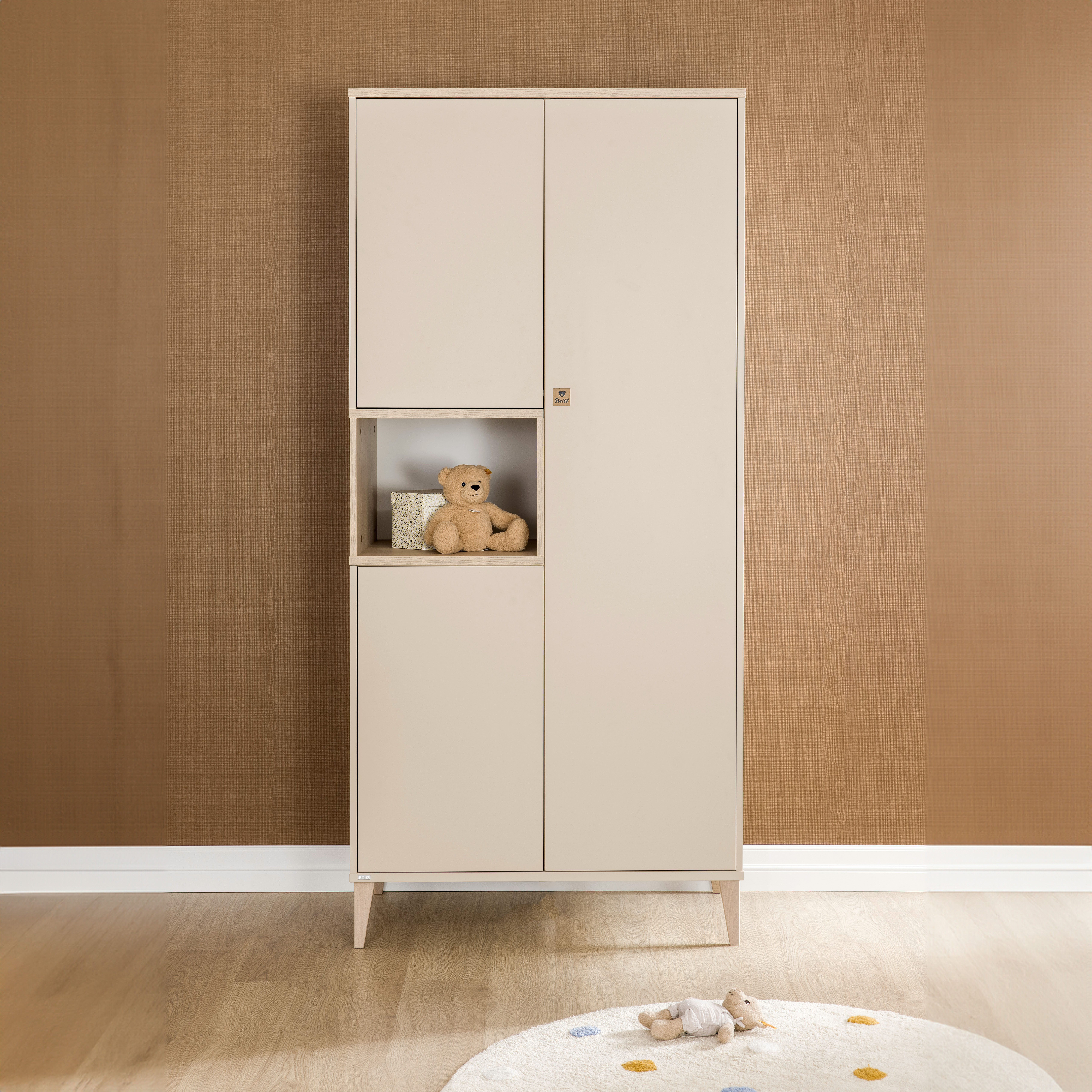 PAIDI Kleiderschrank MILA & BEN Steiff by PAIDI in Beige, 3 Türen mit Push-to-open inkl. Kleiderstangen und Einlegeböden, Massivholz-Füße, Soft-Close