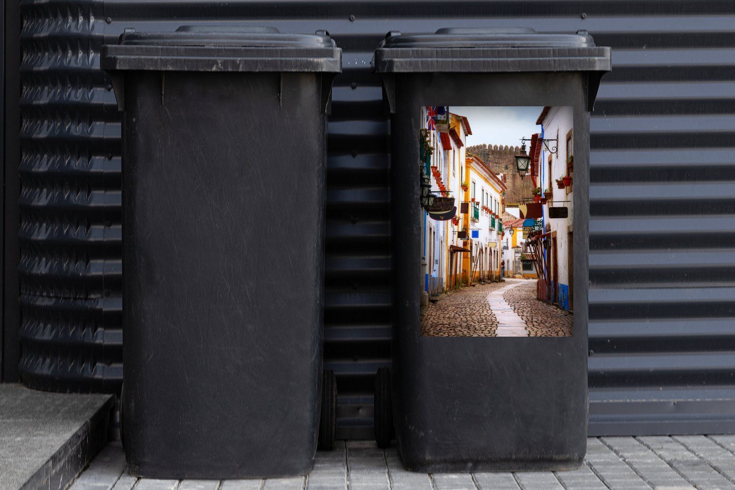 von Obidos MuchoWow Container, St), (1 Sticker, Straßen Mülltonne, Wandsticker Abfalbehälter Die Mülleimer-aufkleber,