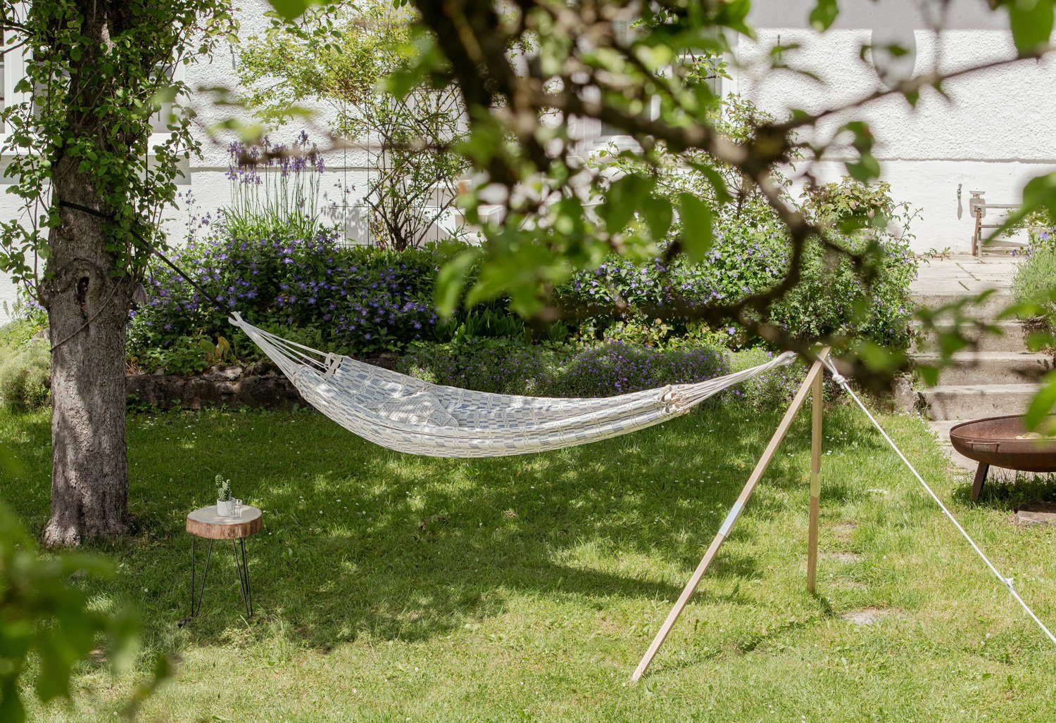 Amazonas Hängematte XXL Carioca Azul (Belastbarkeit 200kg, Liegefläche ca. 250 x 175 cm), Handgefertigt, aus recycelten Materialien