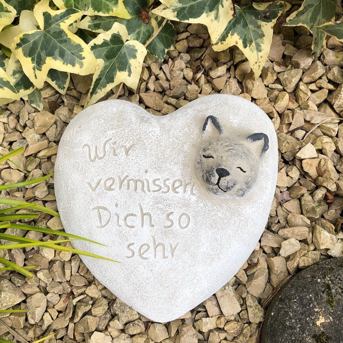 Radami Gartenfigur Grabherz Katze Spruch "Wir vermissen Dich so sehr"