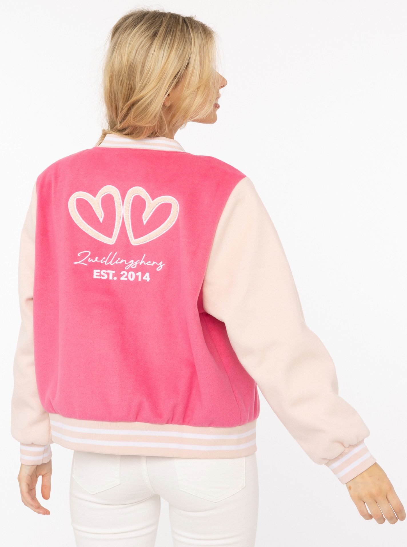 Zwillingsherz Bomberjacke „College Uni“ abgesetzte Ärmel, gestreifte Bündchen, Eingriffstaschen, Aufnäher – Bild 2 von 5