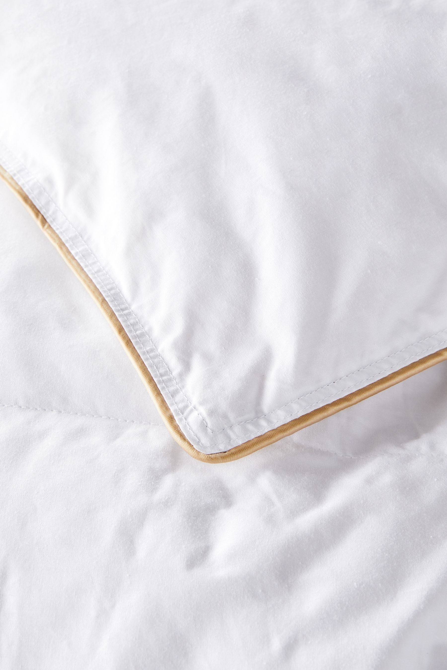 Next Federbettdecke Bettdecke aus Gänsefedern und -daunen, Füllung: Äußeres: 100% Baumwolle,Füllung: 90% Gänsefedern*,10% Gänsedaunen* *Enthält nichttextile Teile tierischen Ursprungs..