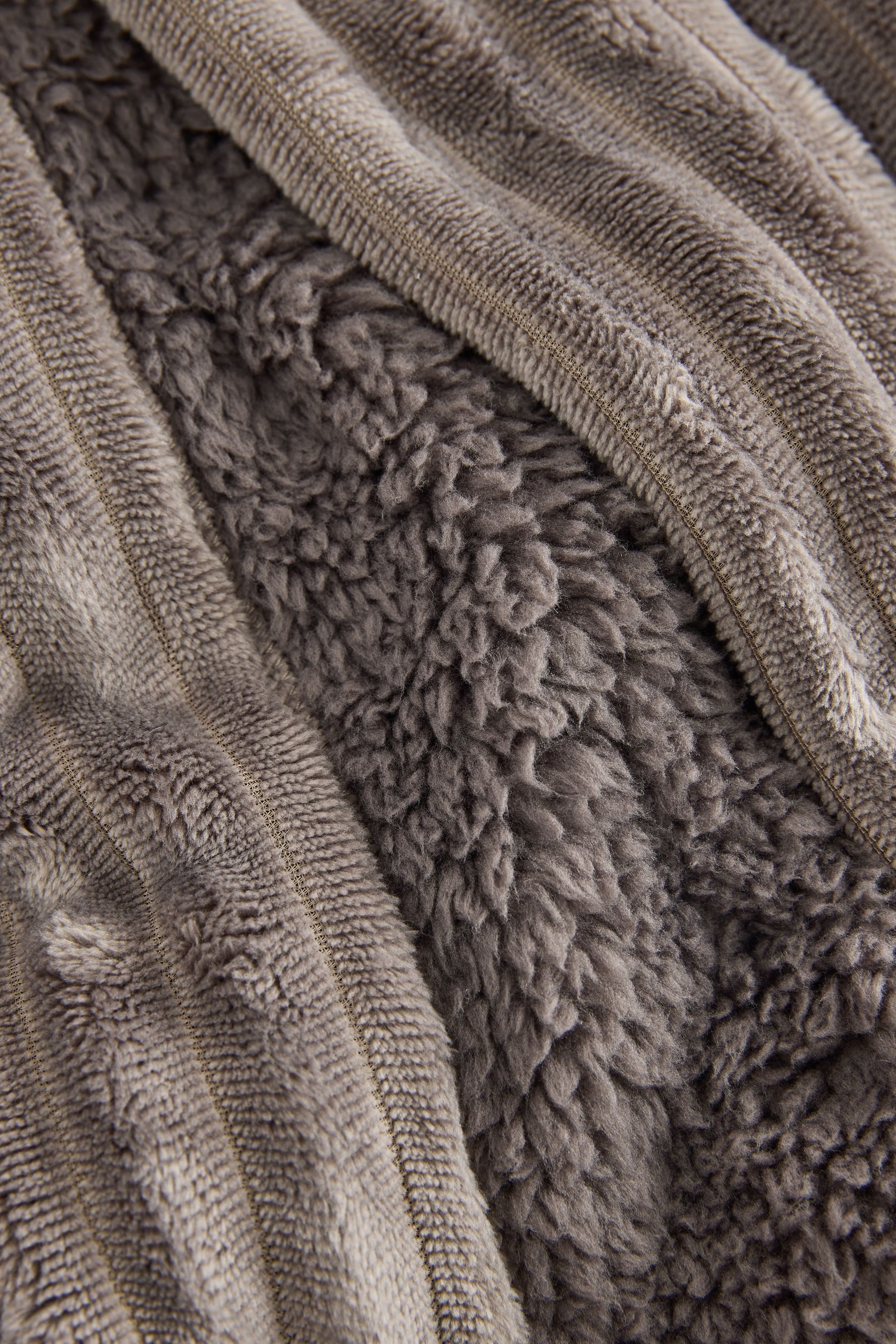 Next Herrenbademantel Morgenmantel mit gerippter Struktur, Polyester (recycelt), Polyester