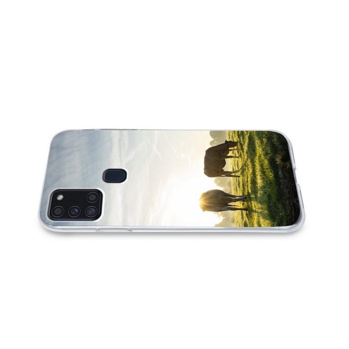 MuchoWow Handyhülle Kühe - Sonne - Gras Handyhülle Samsung Galaxy A21s Smartphone-Bumper Print Handy AR12312
