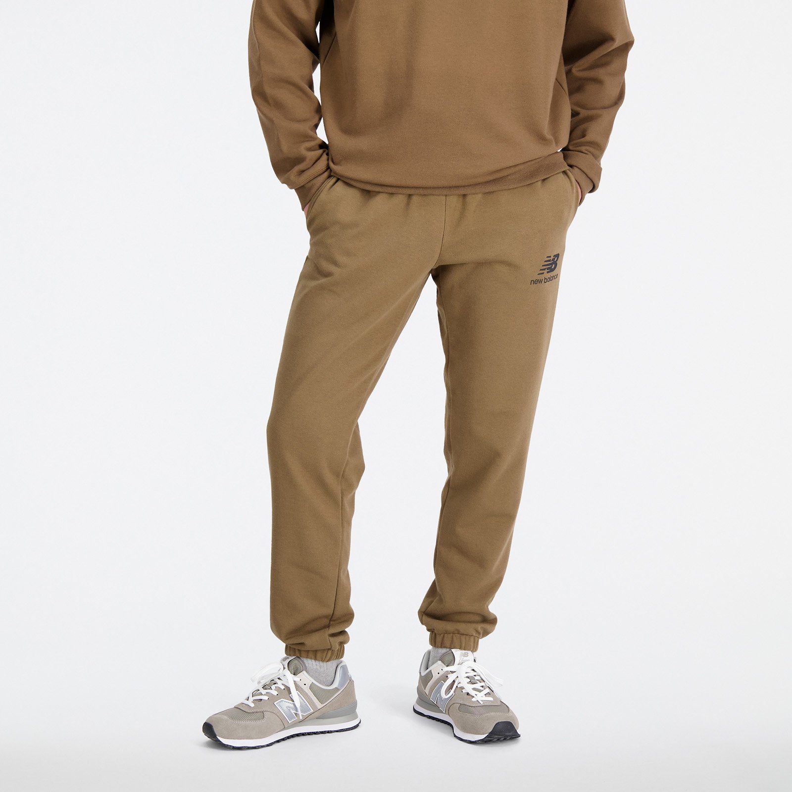 NB ESSENTIALS am Bund New Balance Jogginghose LOGO STACKED SWEATPANT, Elastischer