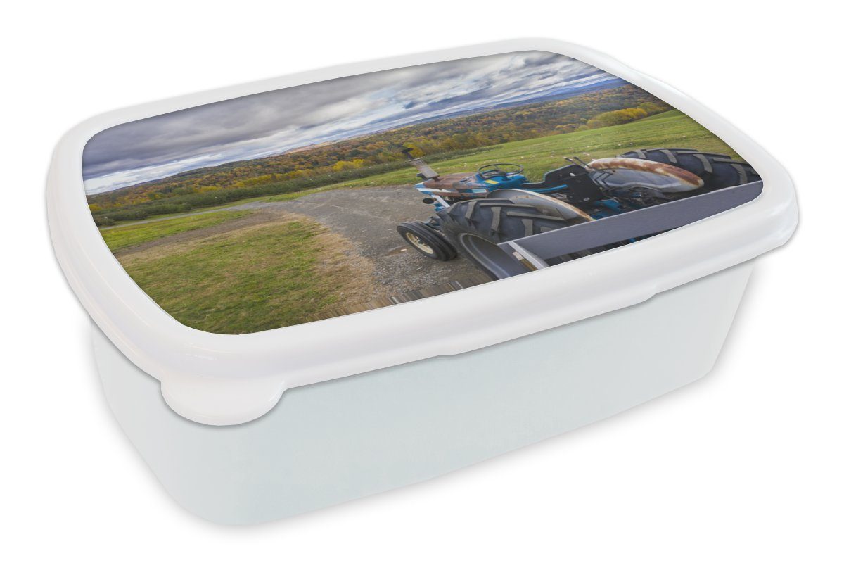 MuchoWow Lunchbox Traktor - Natur - Wolke, Kunststoff, (2-tlg), Brotbox für Kinder und Erwachsene, Brotdose, für Jungs und Mädchen weiß