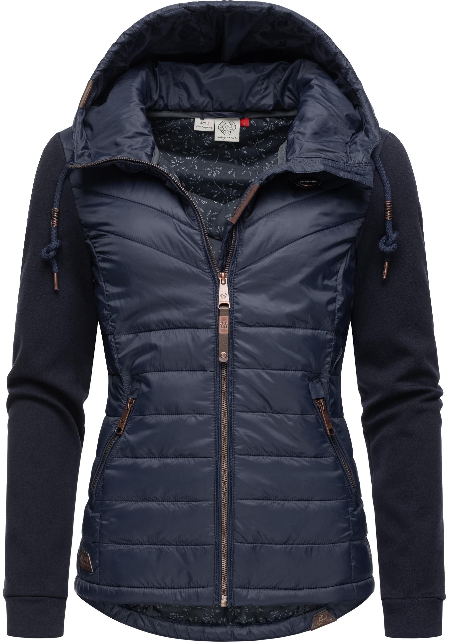 Ragwear Outdoorjacke Lucinda Materialmix modernem Steppjacke marine aus Kapuze mit