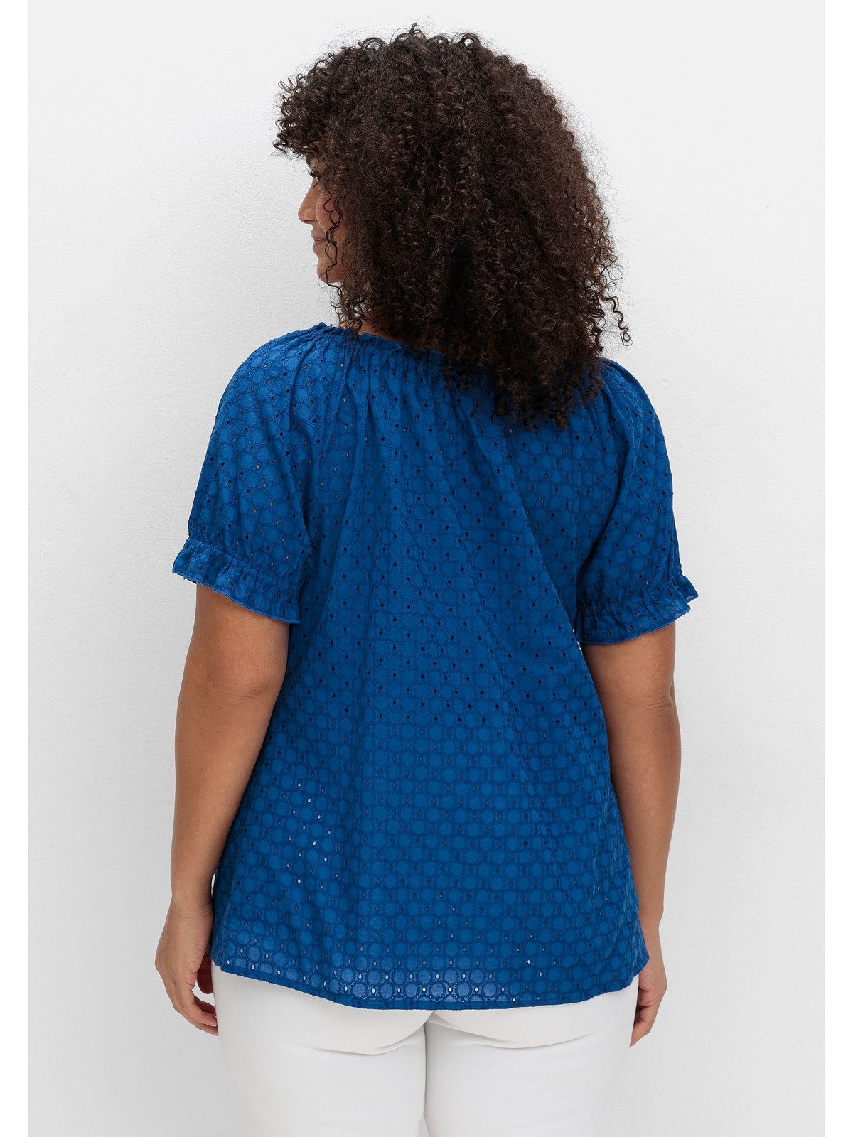 sheego by Joe Browns Kurzarmbluse Große Größen mit Lochstickerei und Carmen-Ausschnitt