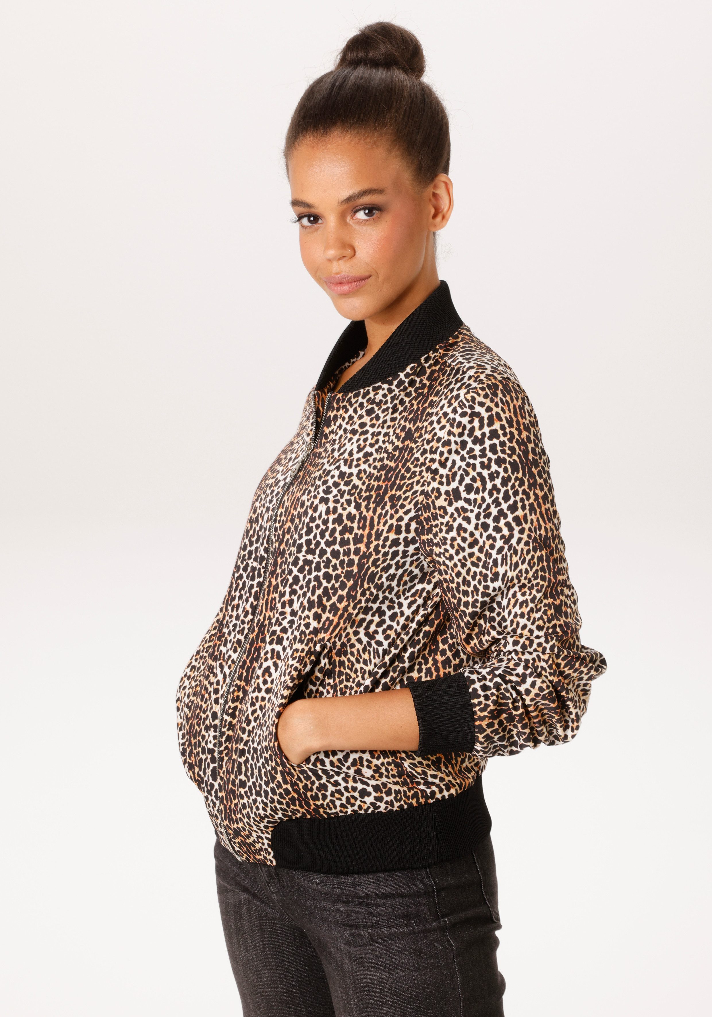 Aniston CASUAL Blouson mit trendigem Leo-Print - NEUE KOLLEKTION. € 59,99, (€ 59,99 pro 1 Stk).