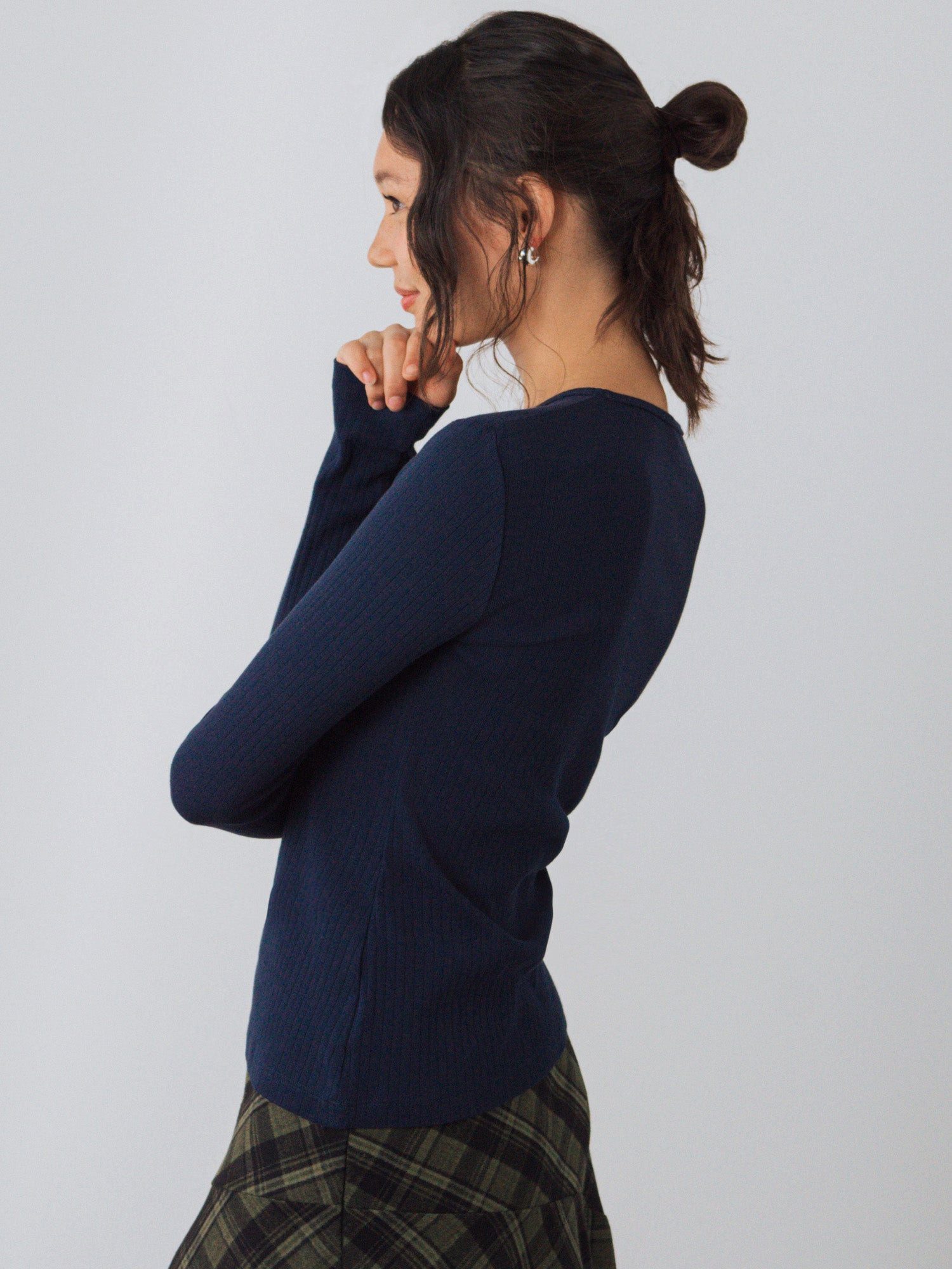 HONEST BASICS T-Shirt Geripptes Langarm Shirt aus Bio- und recycelter Baumwolle – Bild 4 von 4