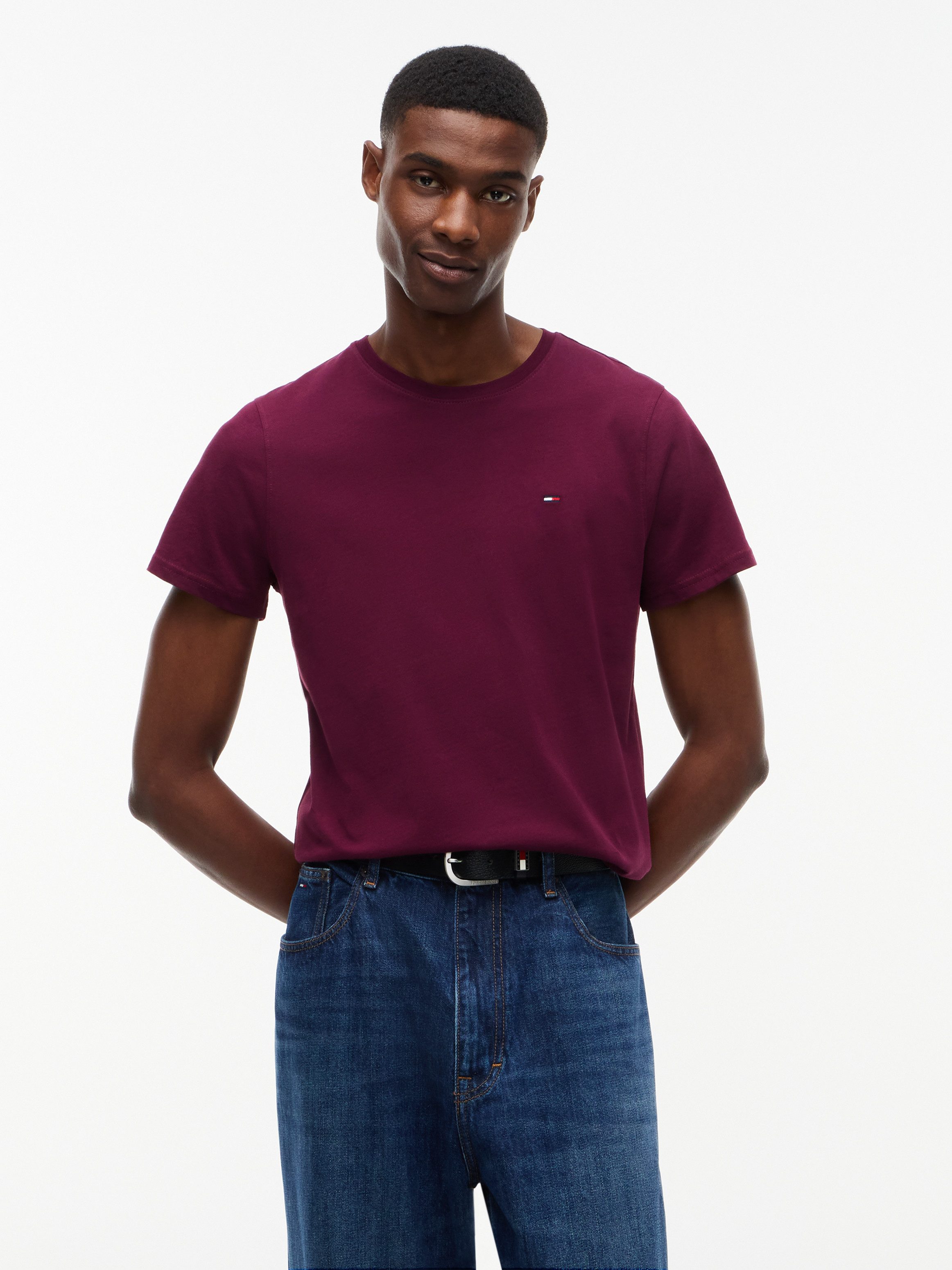 Tommy Jeans T-Shirt TJM ESSENTIAL SOLID mit Rundhalsausschnitt und dezenter Logo-Flag