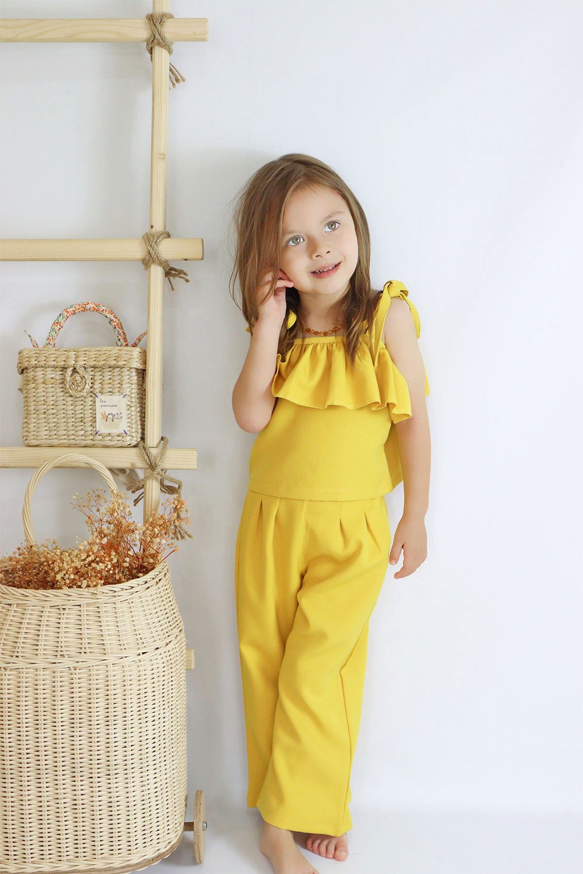 Shirt & Hose Gelber Zweiteiler Ruffle - Oberteil mit Rüschendetails und Hose