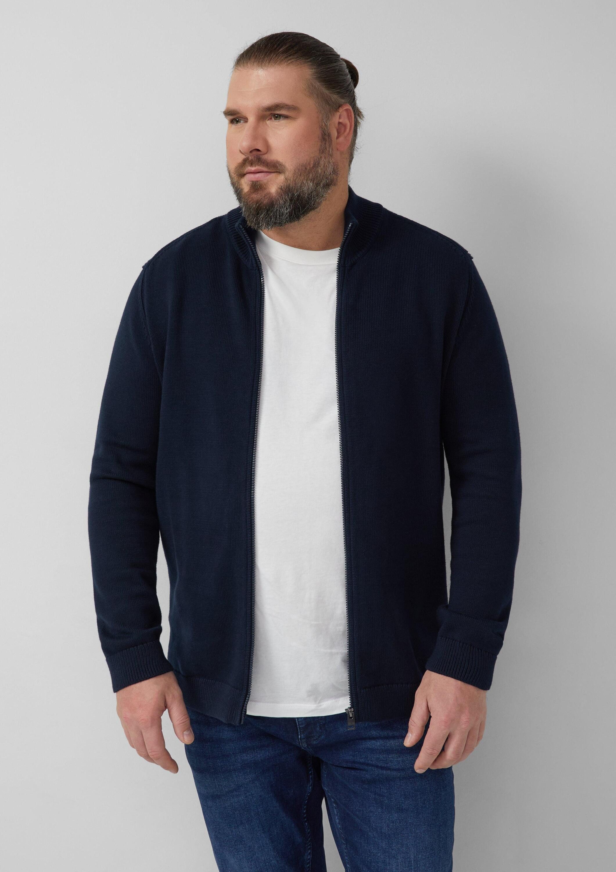 s.Oliver Cardigan Strickjacke Baumwoll-Strickjacke mit Stehkragen und Logo-Patch