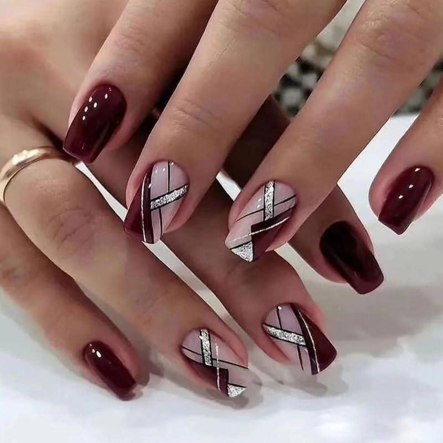 Kunstfingernägel 24 Stück Burgundy Rot Silber Glitter Eckig Press on Nägel Mittel