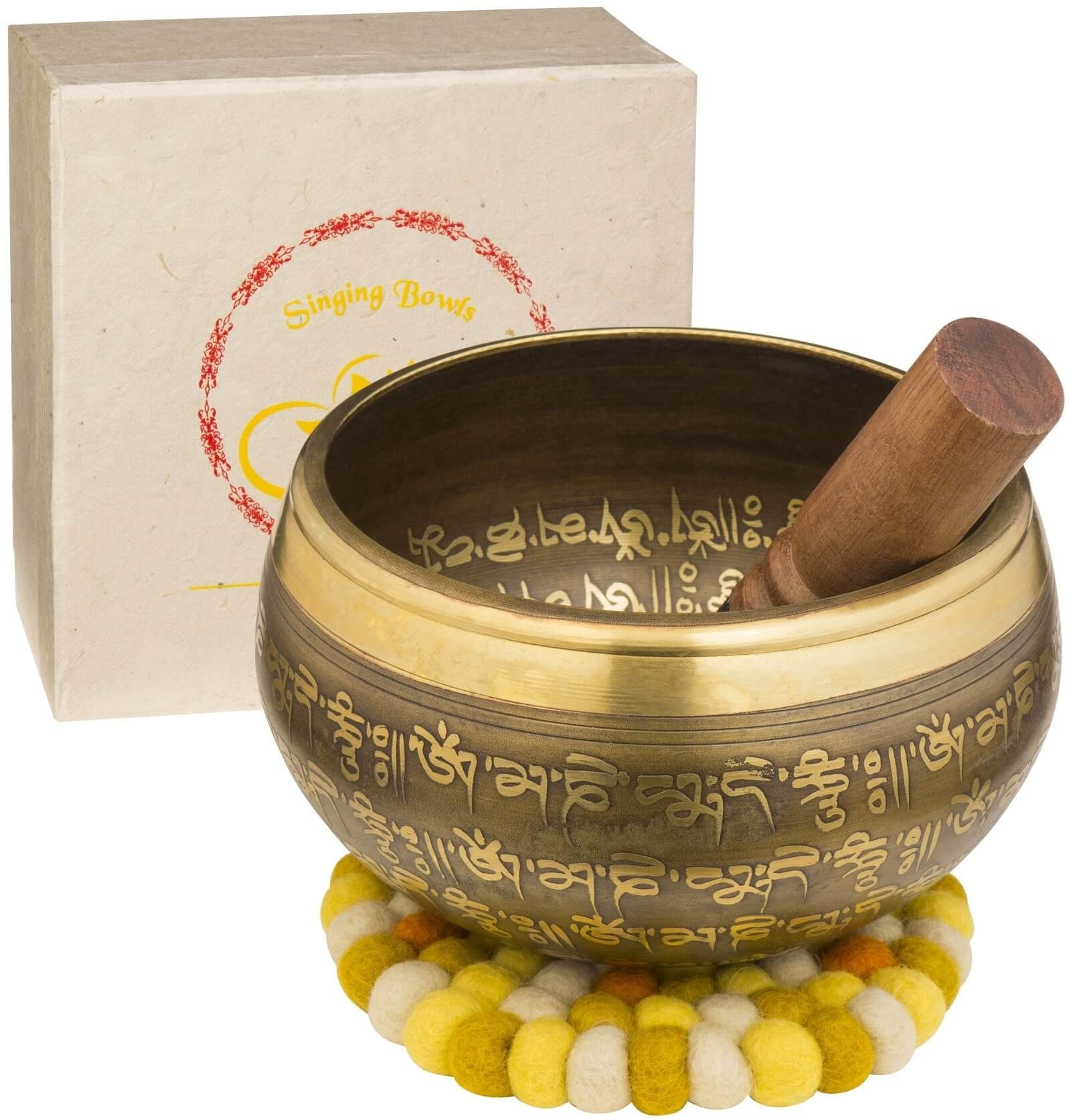 aumondo Percussion-Set Große Tibetische Klangschale 800g, Klangschalen Set Singing Bowl, 16cm im Geschenkset