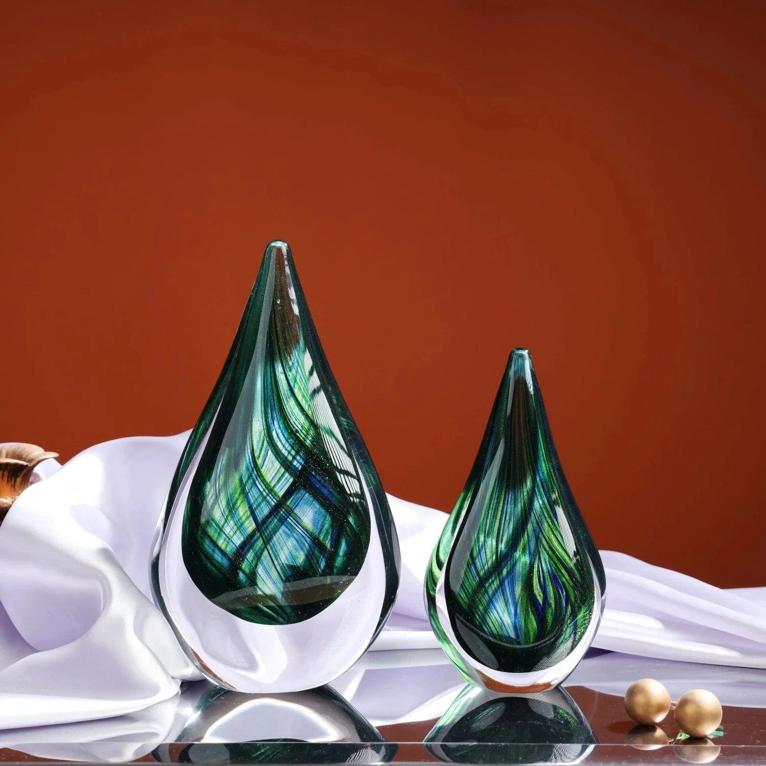 Quality Elegance Deko-Glas Stilvolle Handgeblasene Grüne Glaskuppel & Deko-Kugel Set (2 St)