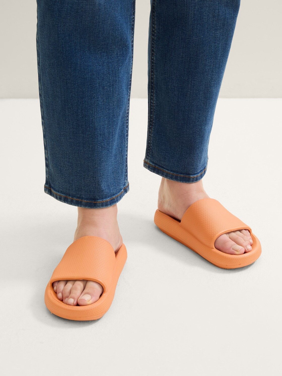 TOM TAILOR Shoes Licence Slipper (1-tlg) Sandalen mit Plateau