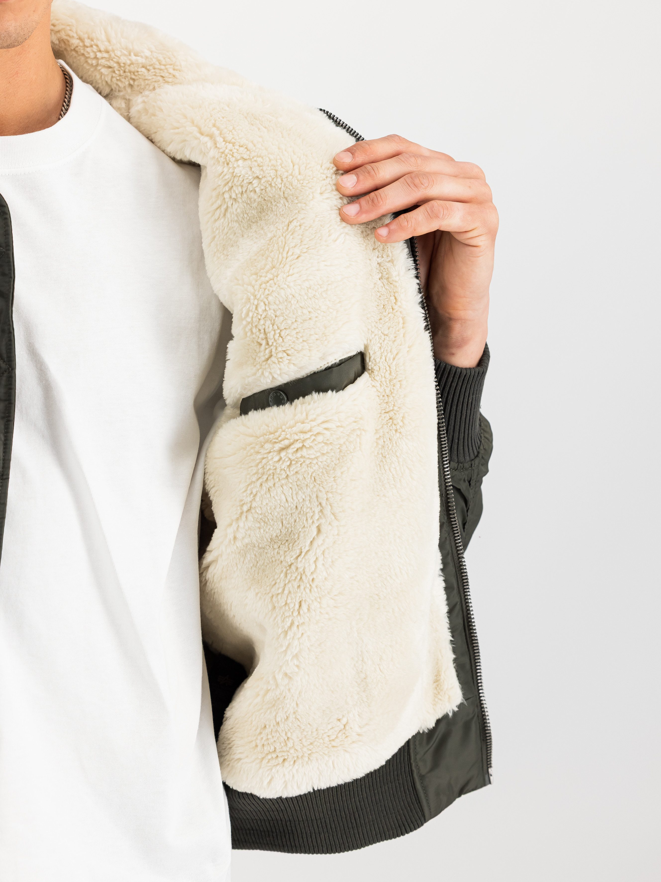 Alpha Industries Bomberjacke B15-3 TT Kunstfaser, regular fit
