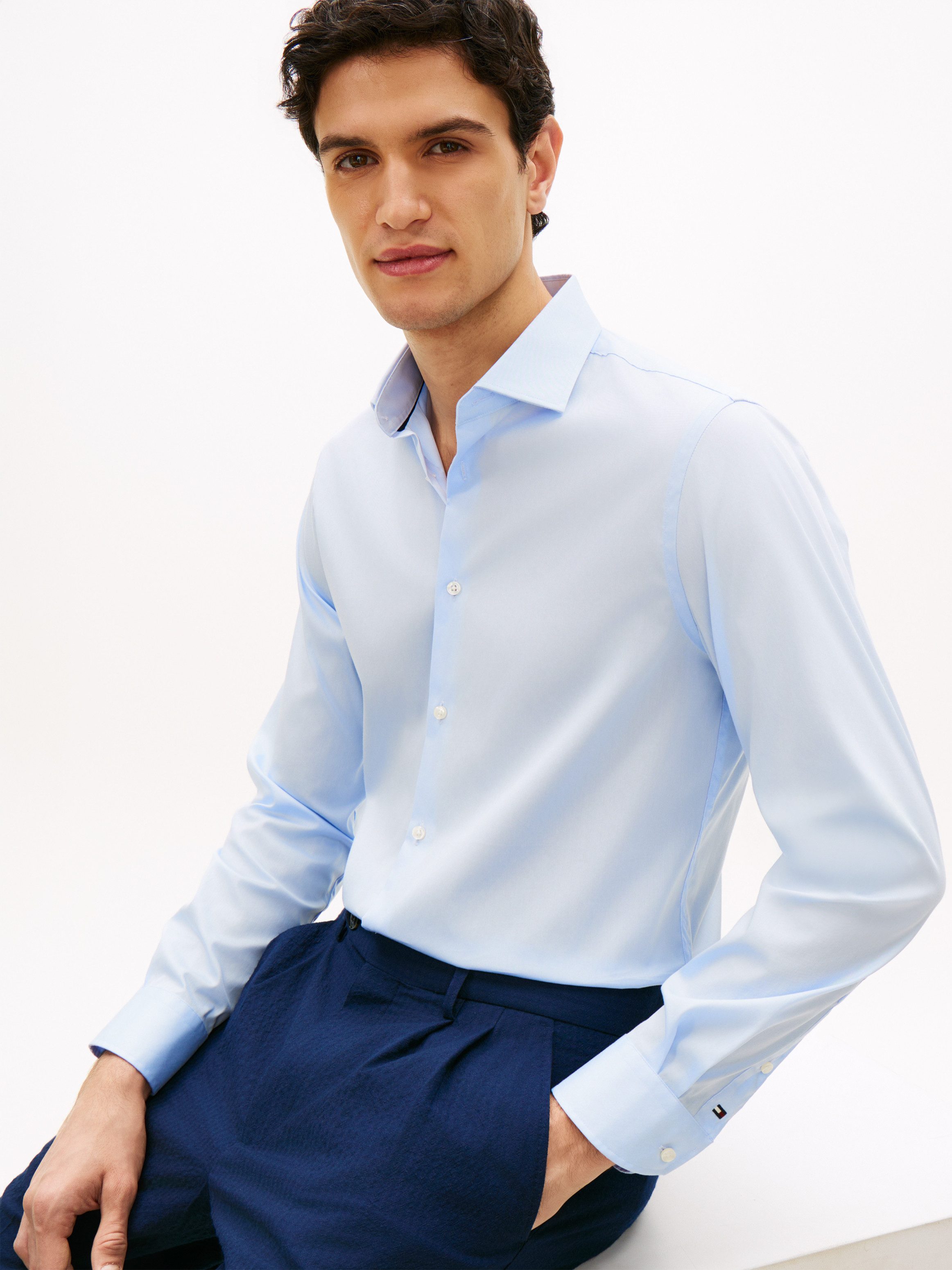 Tommy Hilfiger Langarmhemd DC FLEX COLLAR SOLID Flex Collar Technologie, elastischer Kragen für angenehmen Fit