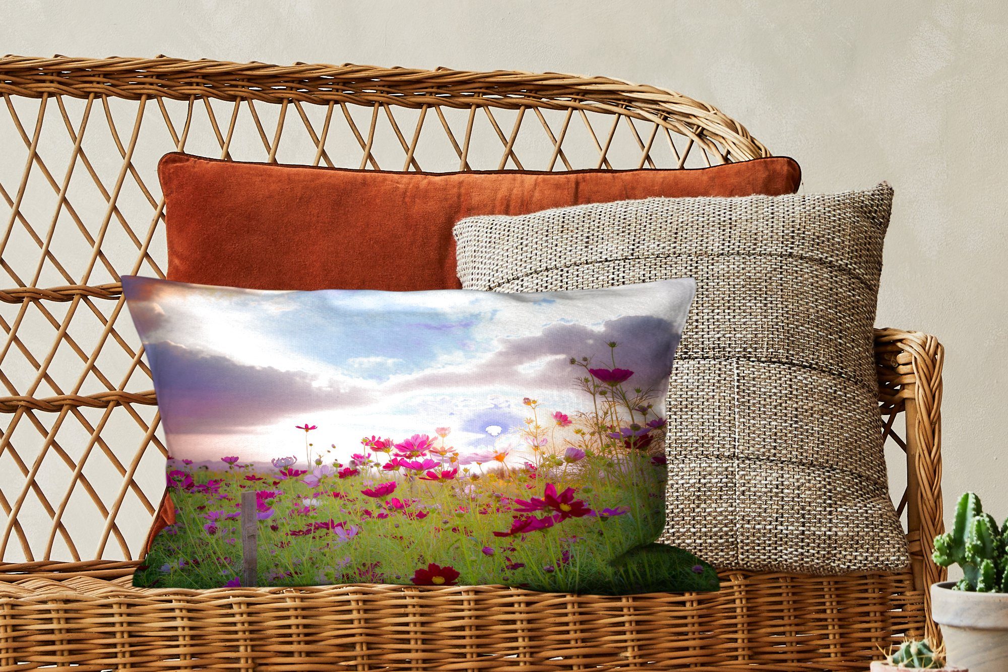 Dekoration, - Zierkissen, Dekokissen Grün, Dekokissen Wohzimmer - Füllung, Schlafzimmer - Natur - Blumen Sonnenuntergang mit Rosa MuchoWow