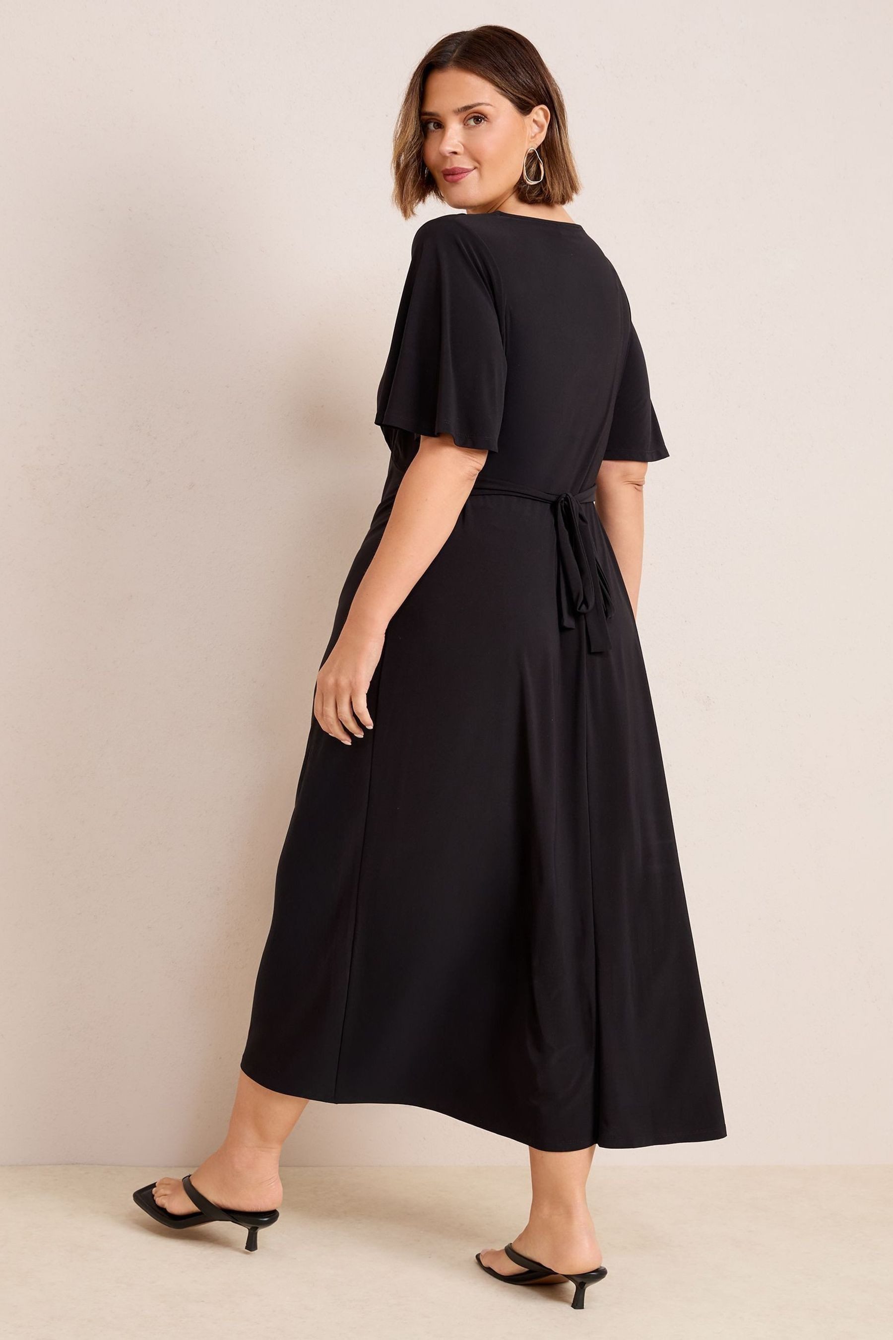 Friends Like These Midikleid Friends Like These Midikleid, Curve (1-tlg) günstig online kaufen