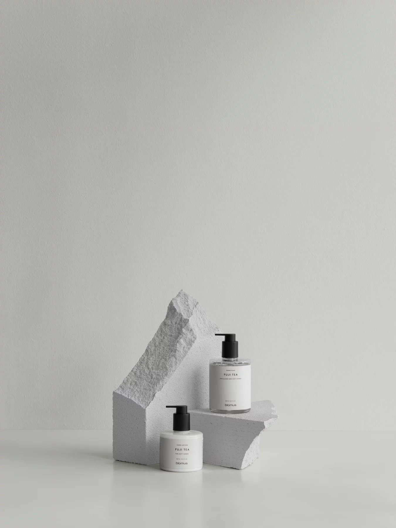 blomus Handseife -SATOMI- Flüssigseife: 500ml purer Luxus für die Hände, Nachfüllbar, Natürlich, Feuchtigkeitsspendend, Hautfreundlich, Vegan